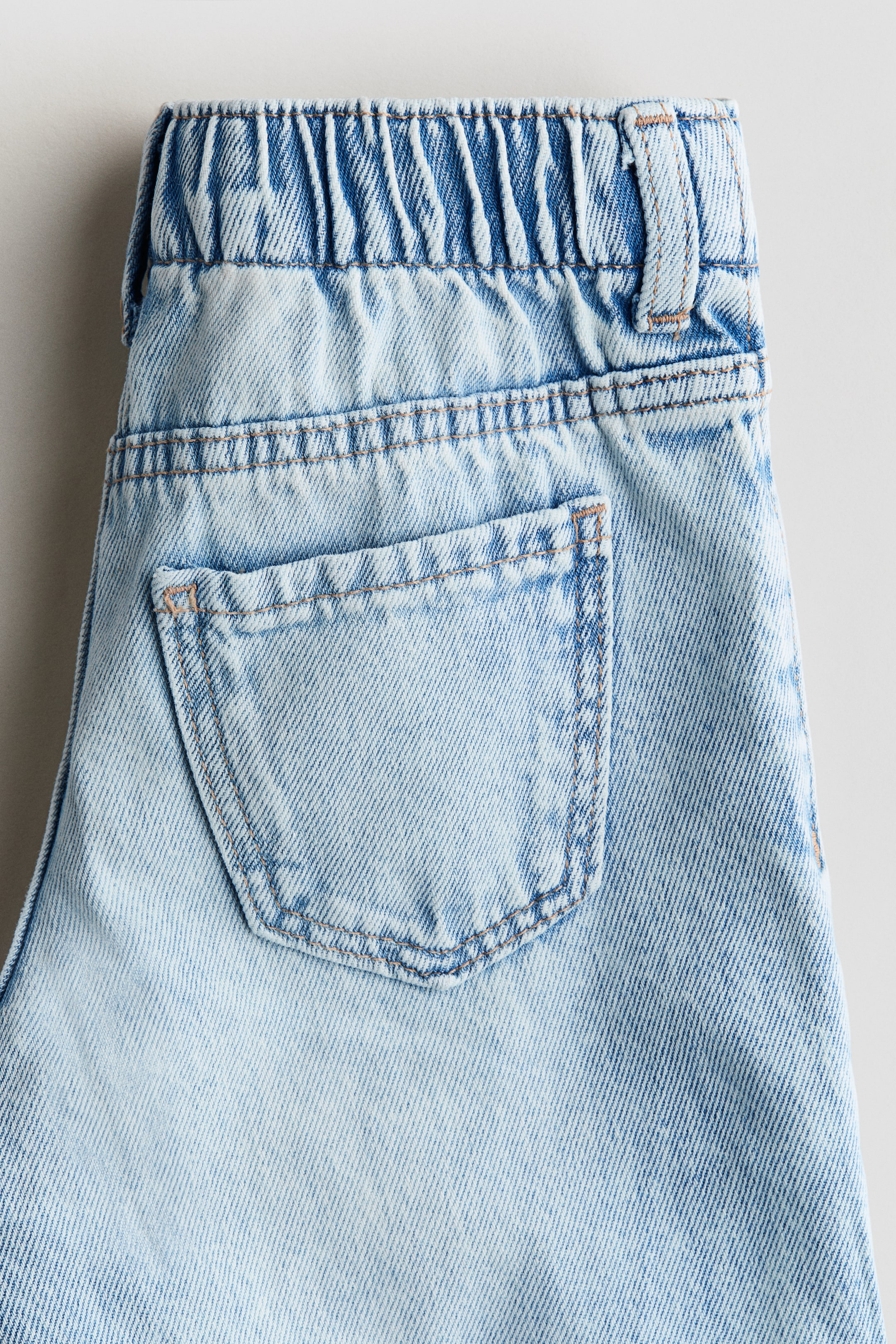 Loose-Fit Wide-Leg Jeans