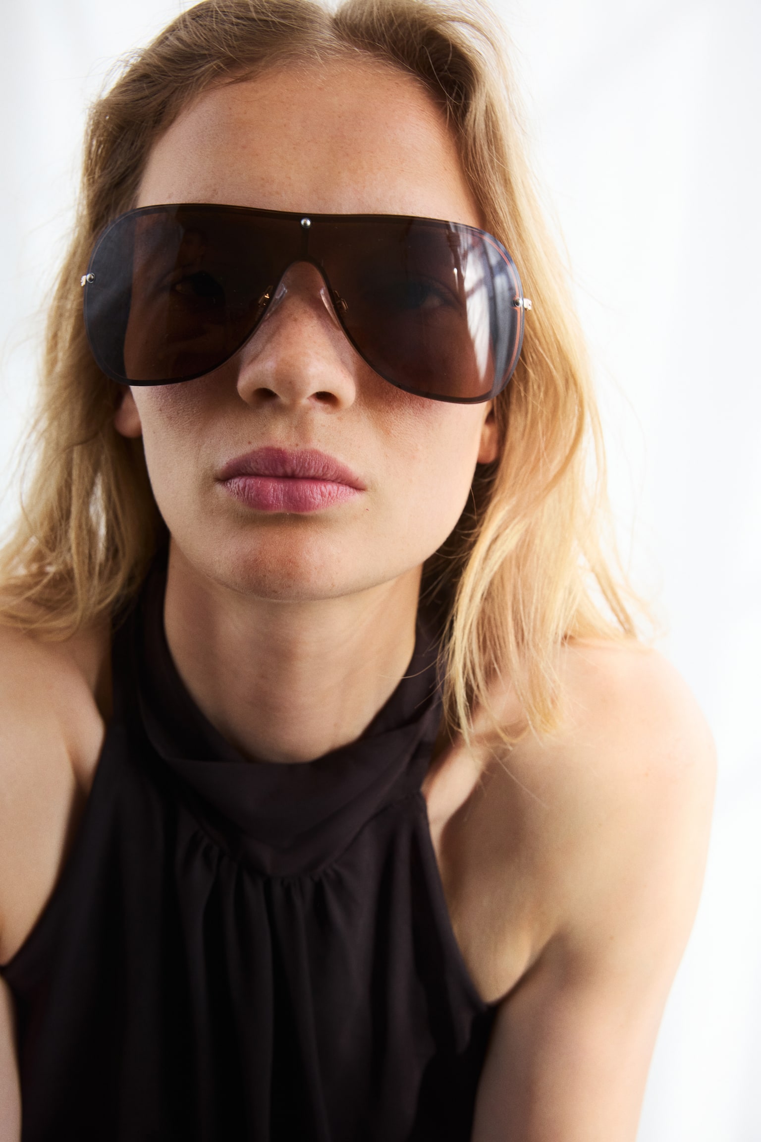Visor-style sunglasses - 3