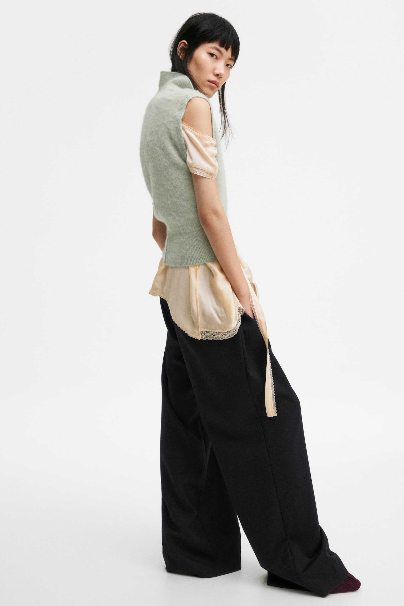 Alpaca-blend sweater vest - Light dusty green - 3