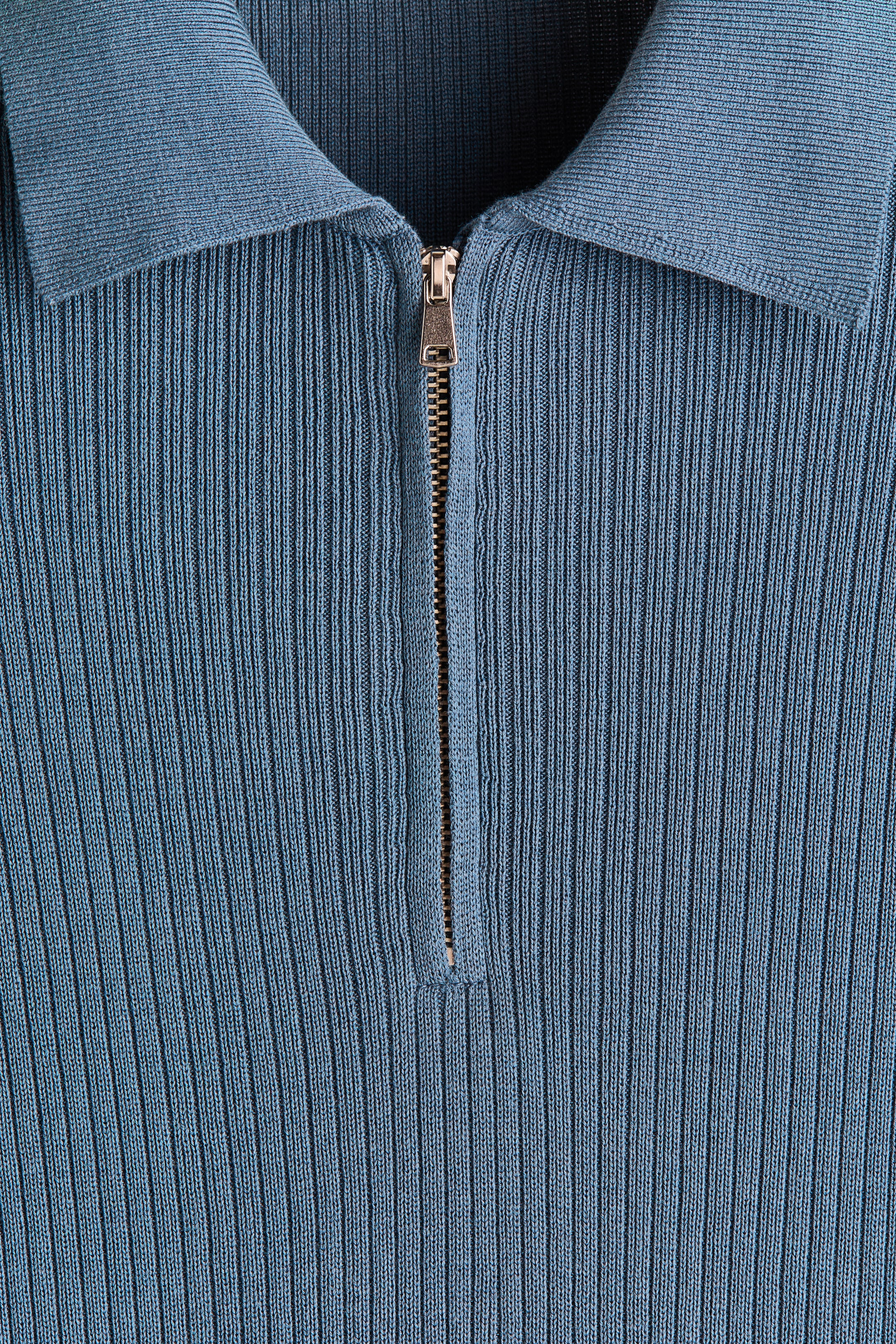 Polo près du corps