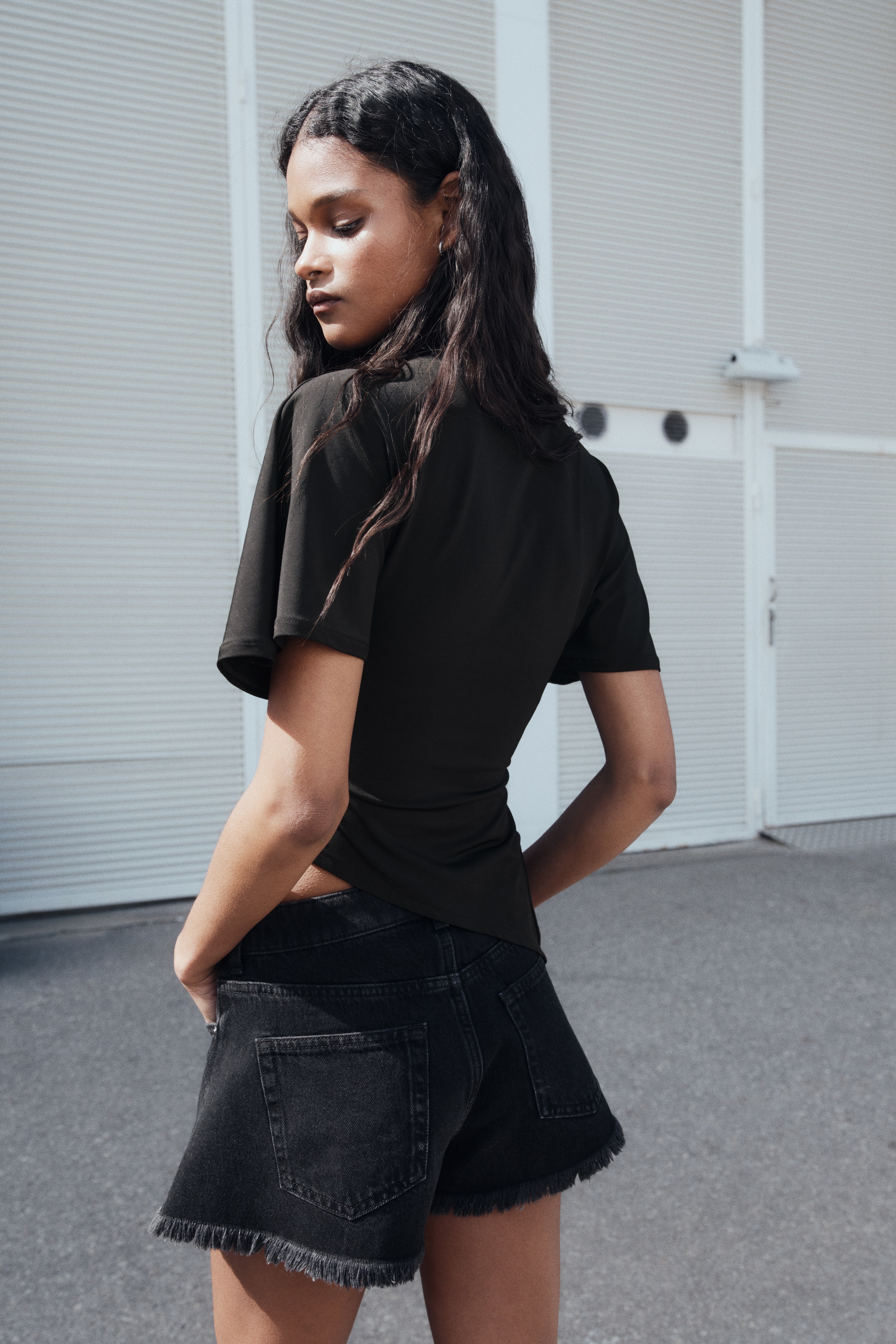 Women's Black Asymmetric Mock Turtleneck Top | H&M US
