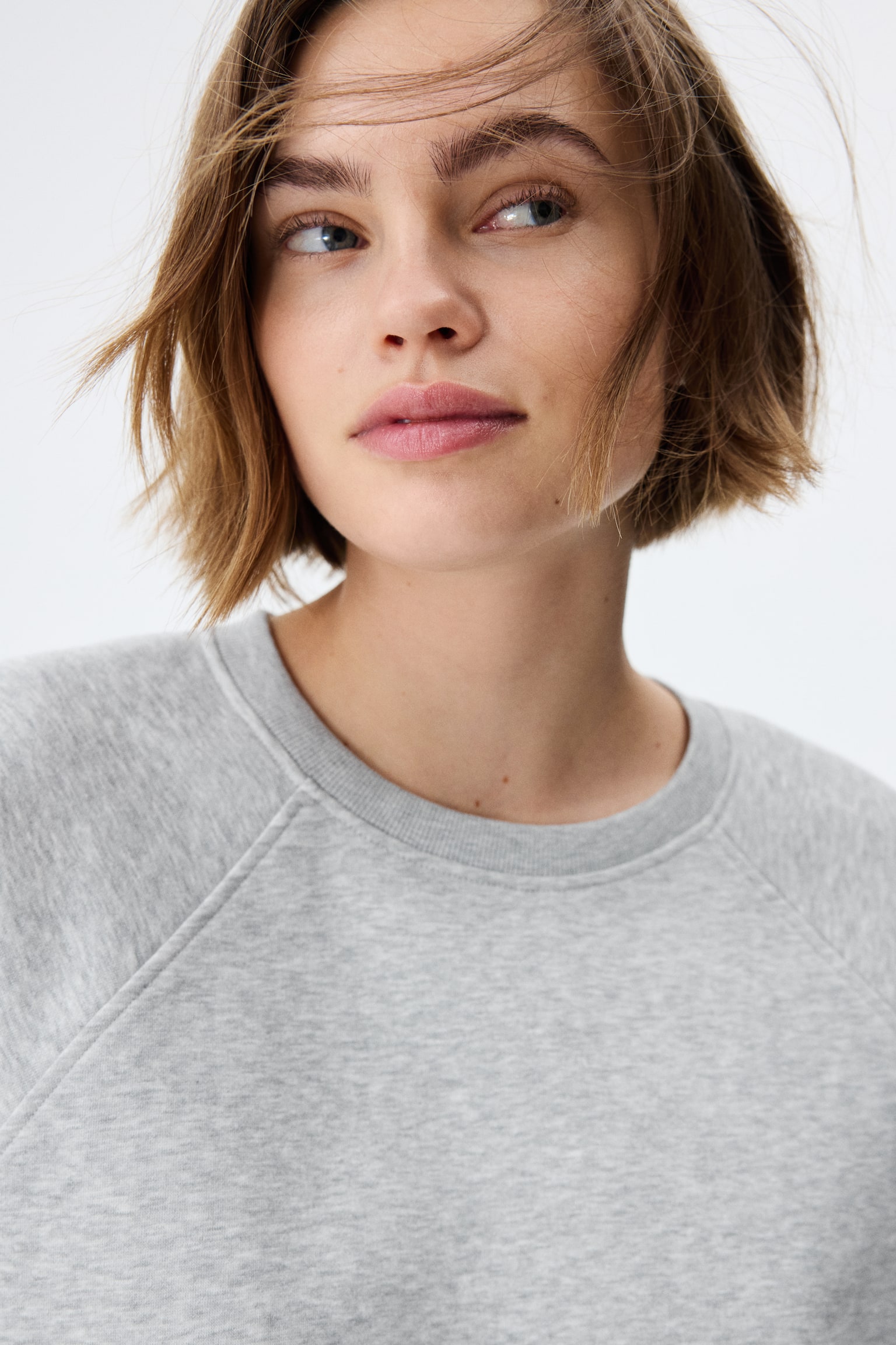 Top z teplákoviny s krátkými rukávy - Světle šedý melír/Tlumená světle růžová/Tmavě hnědá - 5