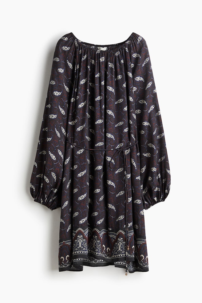 Oversized Tie-Belt Dress - Navy blue/paisley pattern - 1