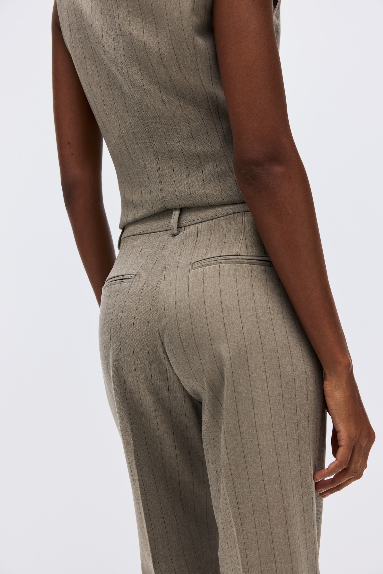 Utsvängd byxa - Gråbeige/Kritstrecksrandig - 4