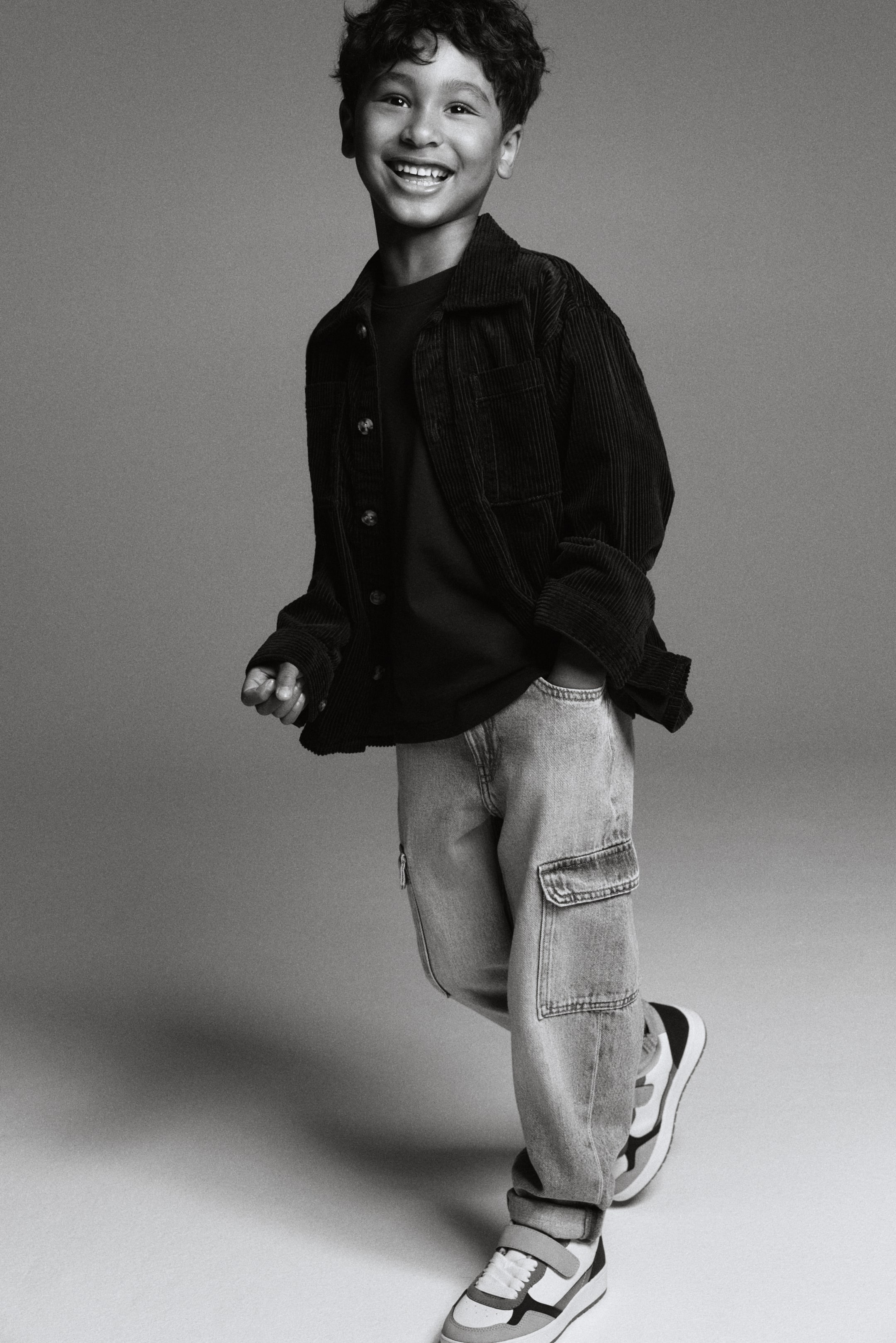 Büyük resmi görüntüle: Relaxed Tapered Fit Jeans - Kot mavisi - ÇOCUK | H&M TR 2