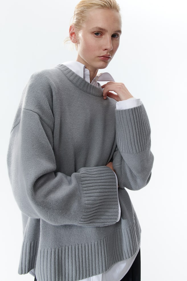 Oversized cashmere-blend jumper - Grey/Dark beige - 5