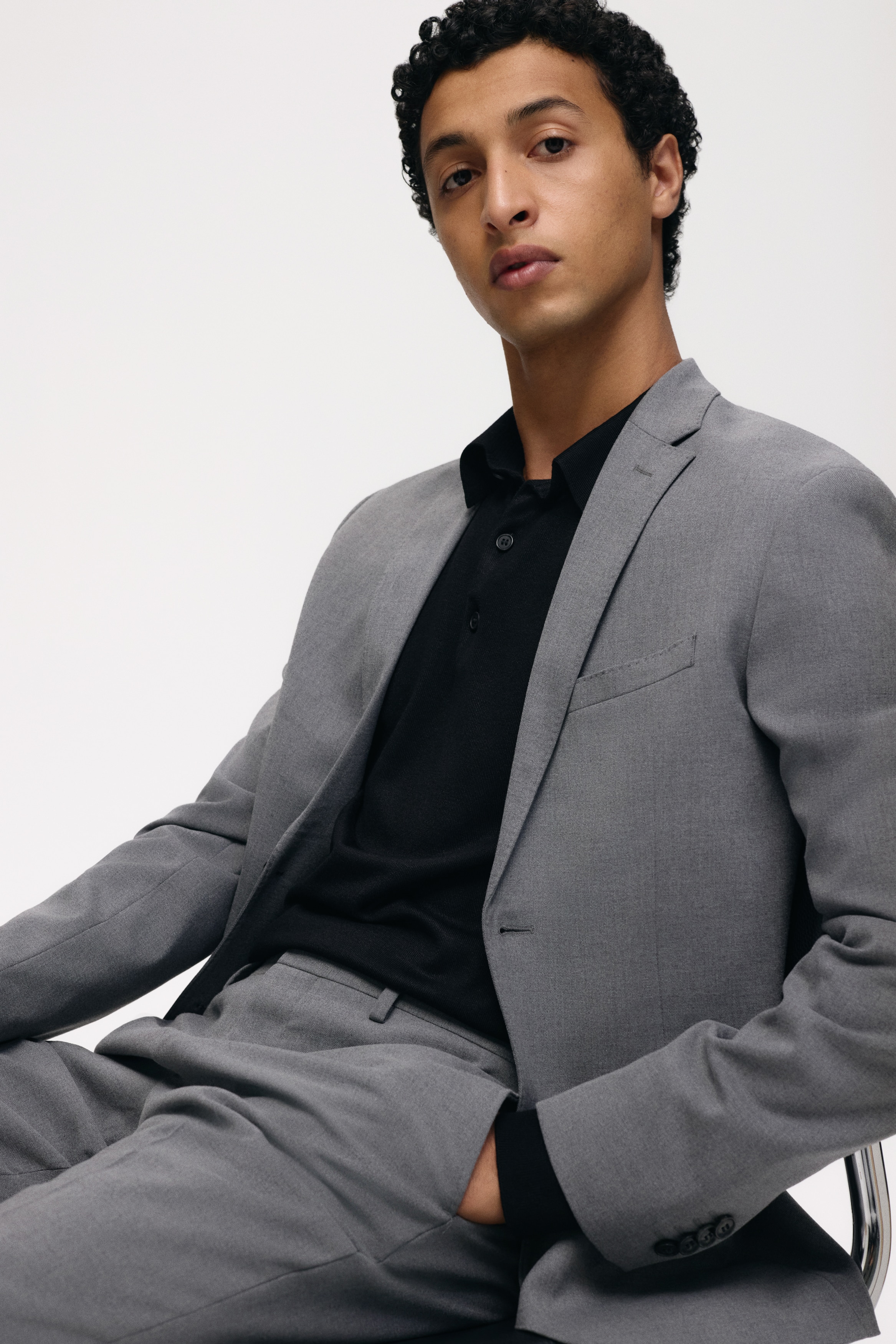 KIRED グレー シングルブレスト ビジネスジャケット サイズ50 KIRED グレー シングルブレスト ビジネスジャケット サイズ50 シングル