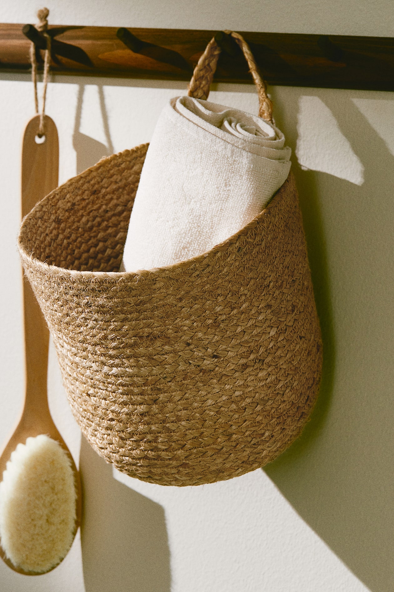 Handmade wall storage basket Beige Home All H&M GB