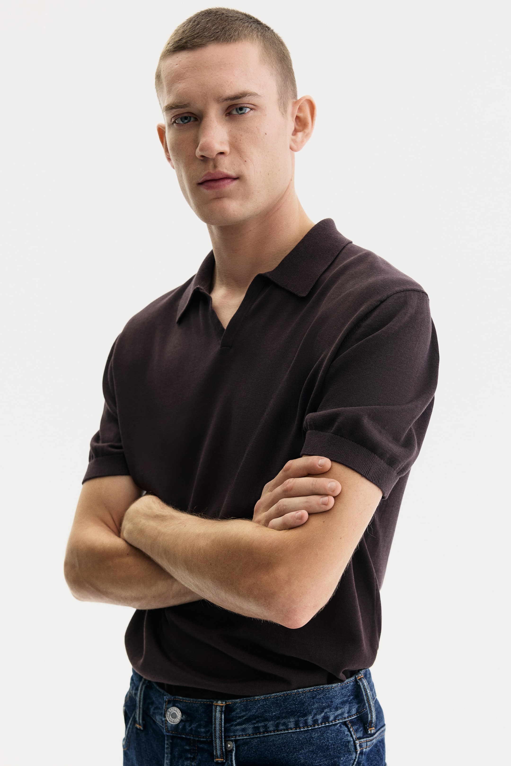 View larger image: Regular Fit V-neck polo shirt - Dark brown - Men | H&M HK 1