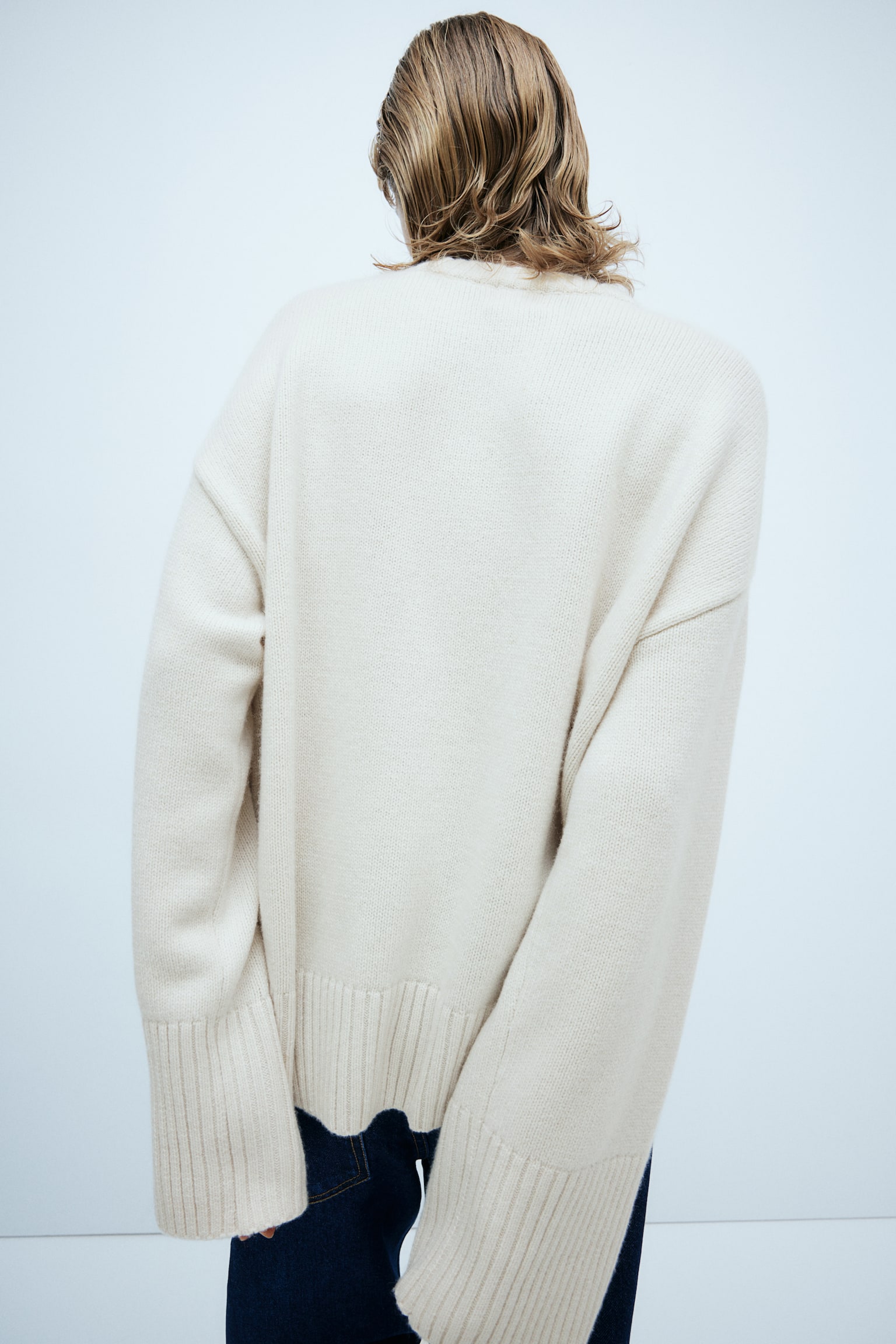 Oversized cashmere-blend jumper - Light beige/Dark grey/Black/Greige - 6