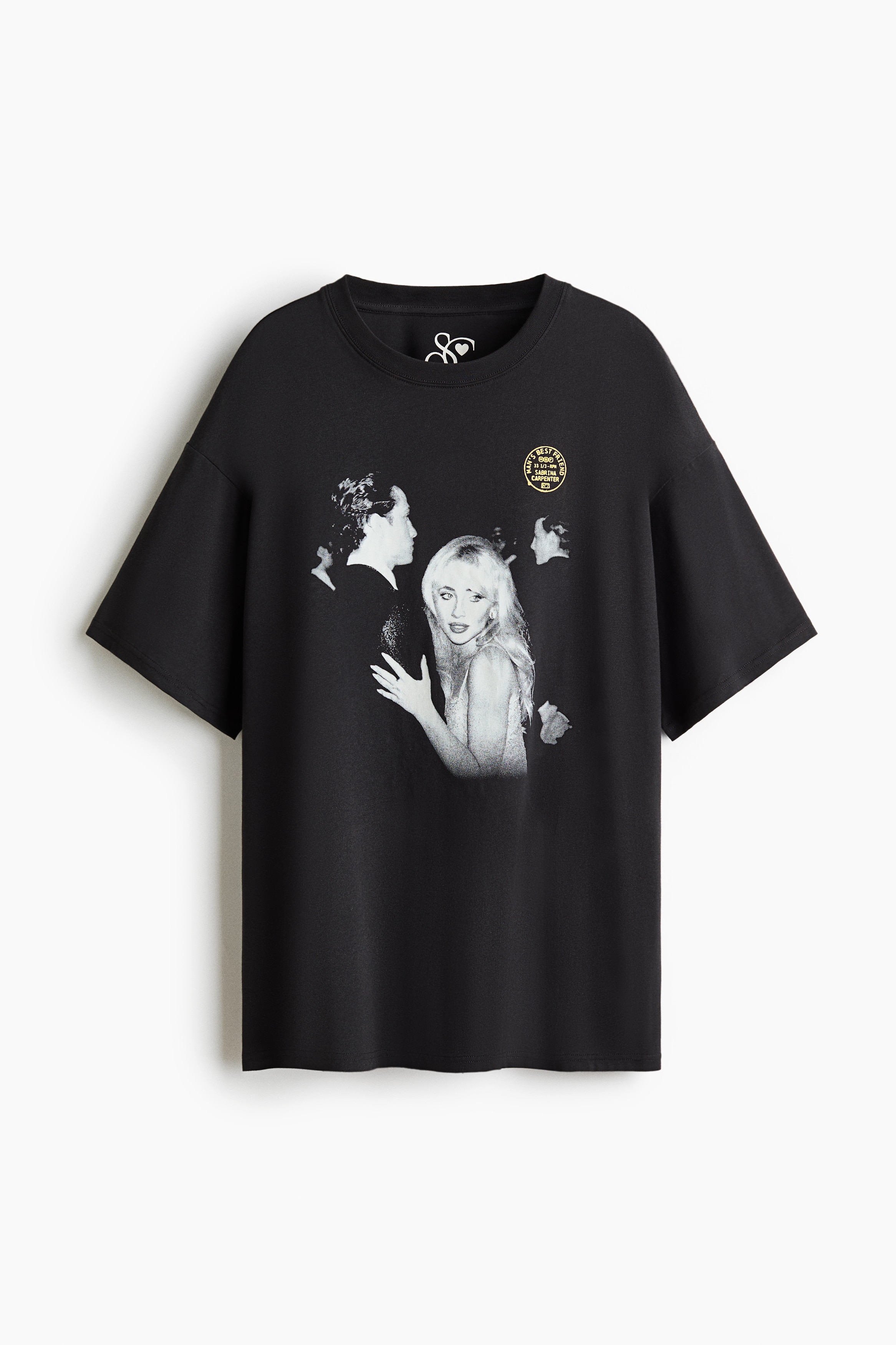 T-shirt σε φαρδιά γραμμή με στάμπα - Μαύρο/Sabrina Carpenter/Κρεμ/The Rolling Stones/Μαύρο/Condé Nast Glamour/Λευκό/Condé Nast Glamour/Σκούρο γκρι/Pink Floyd/Κρεμ/Condé Nast Traveller/Λευκό/Condé Nast Traveller/Κρεμ/Nice/Ανοιχτό μπεζ/Sabrina Carpenter/Μαύρο/Sabrina Carpenter/Κίτρινο/Hotel Nuevo Mundo