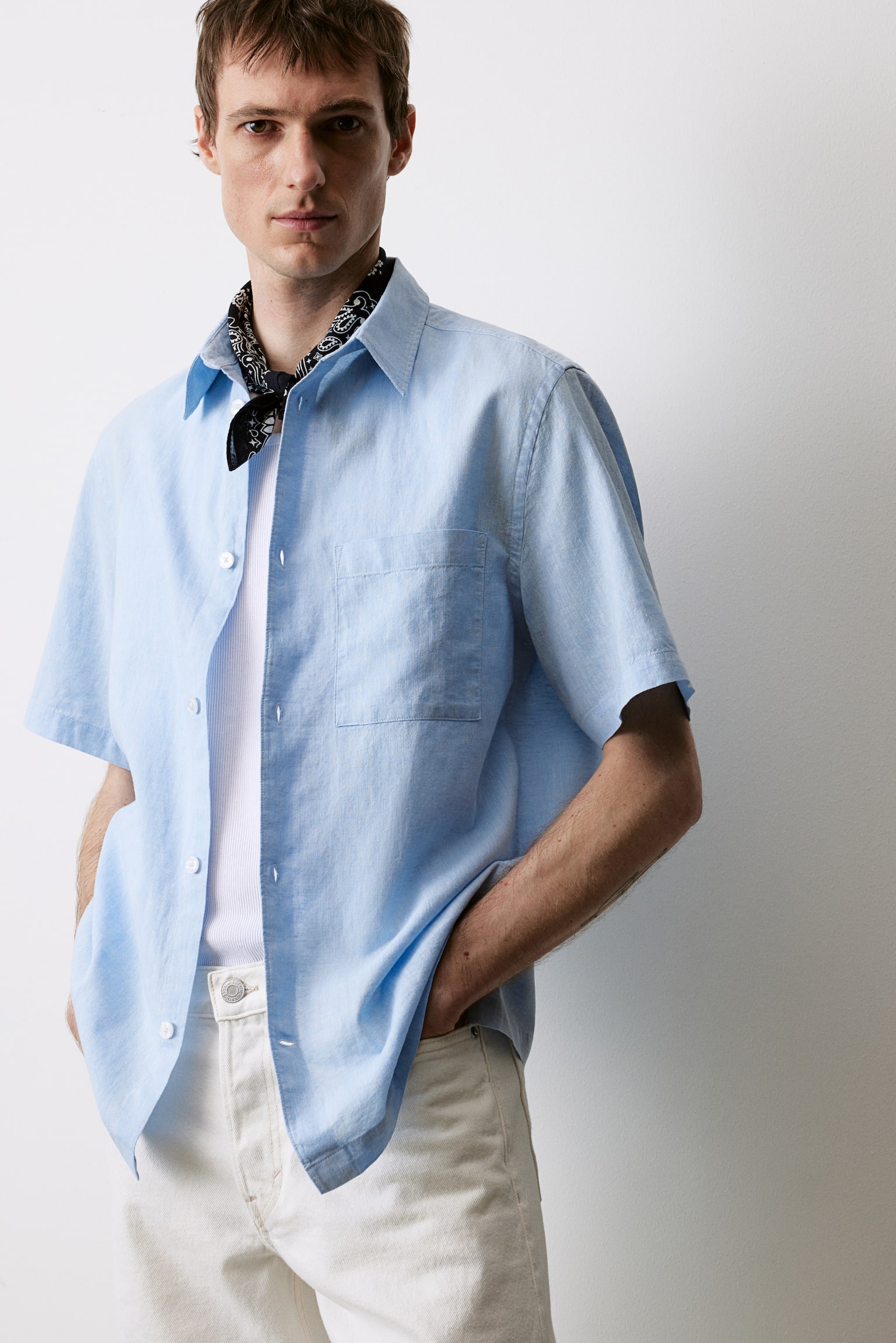 Regular Fit Short-sleeved linen-blend shirt - Light blue/White/Black/Sage green/Beige - 4