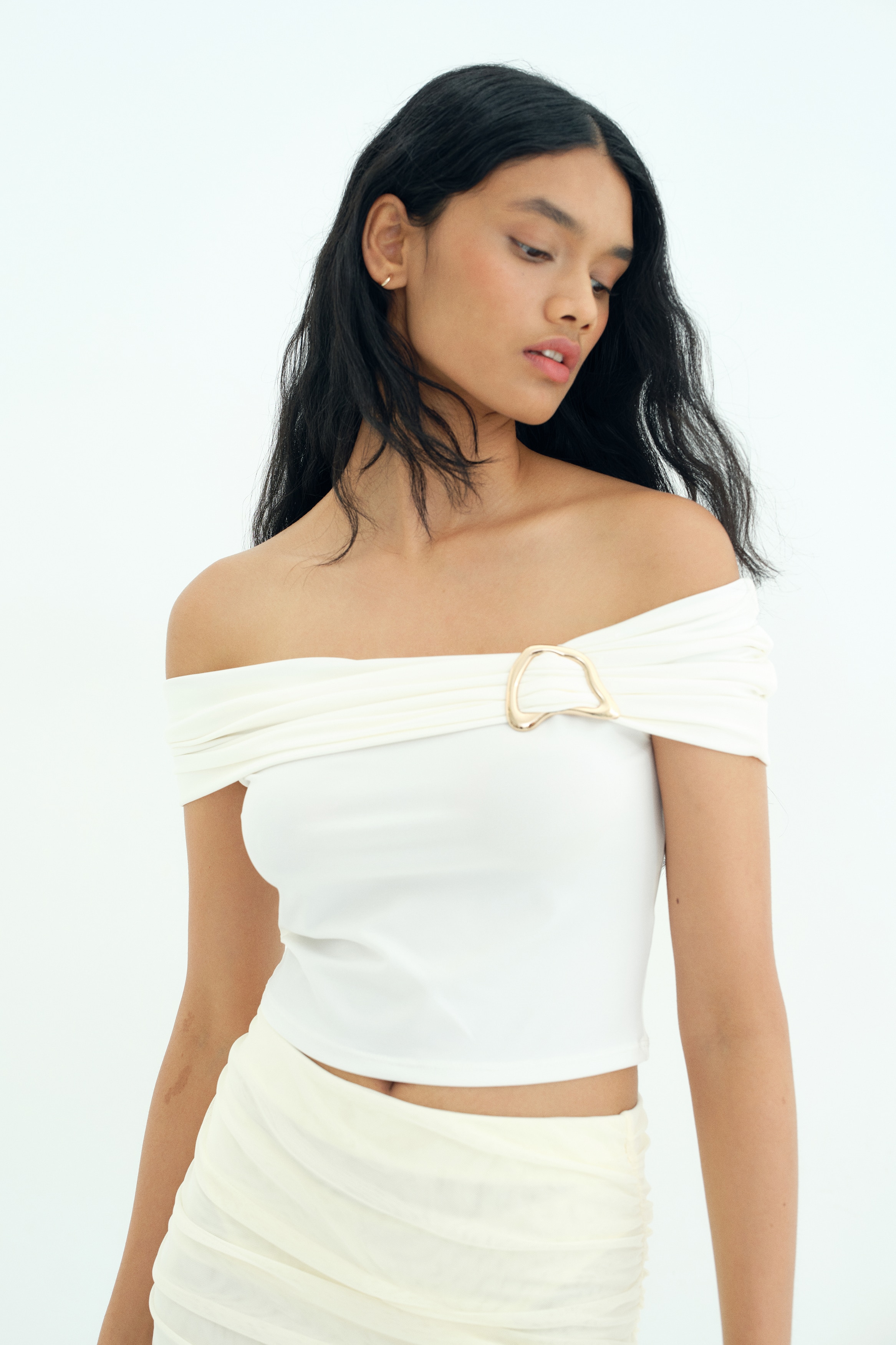 Off-the-shoulder top