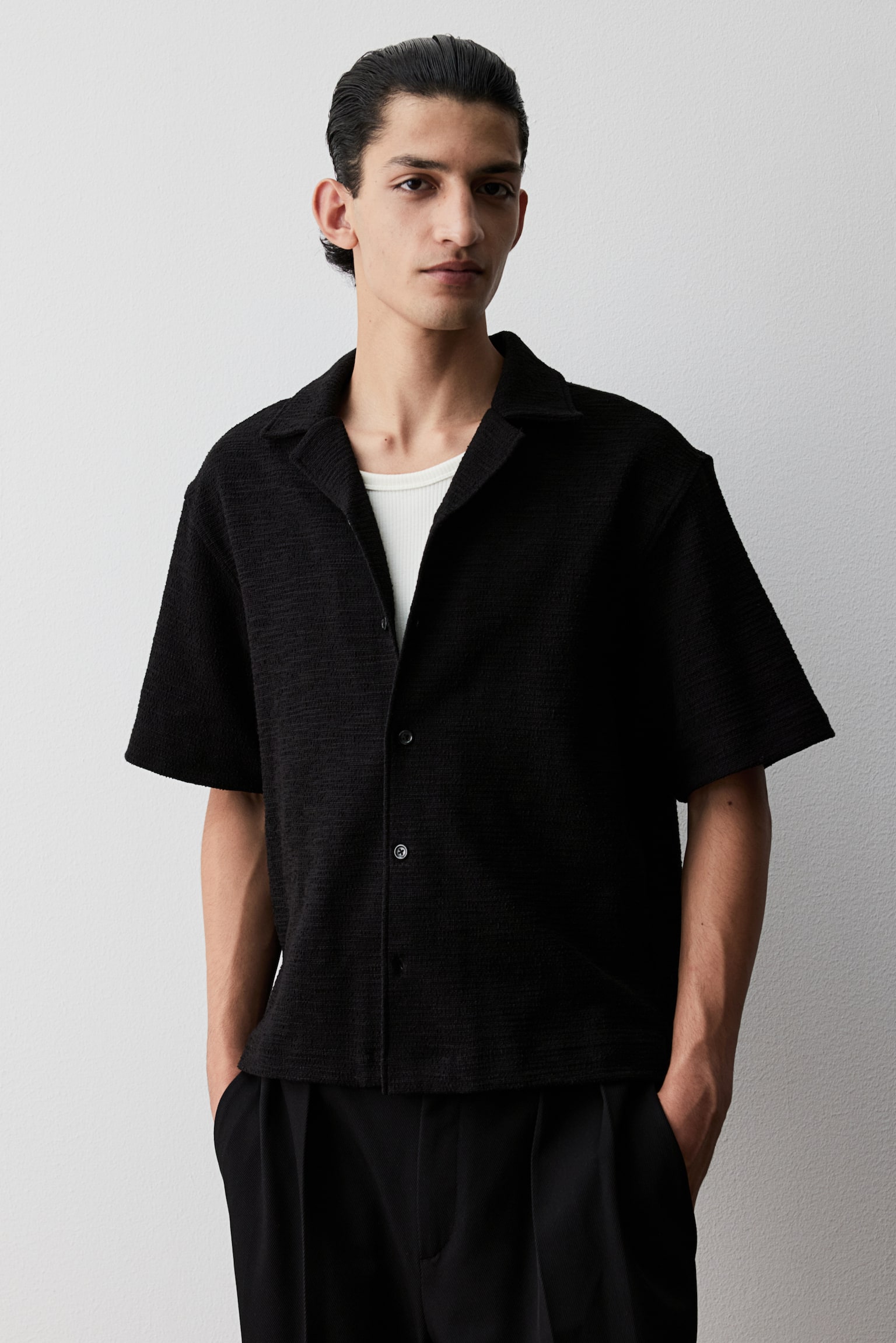 Loose Fit Textured resort shirt - Black/Cream - 3