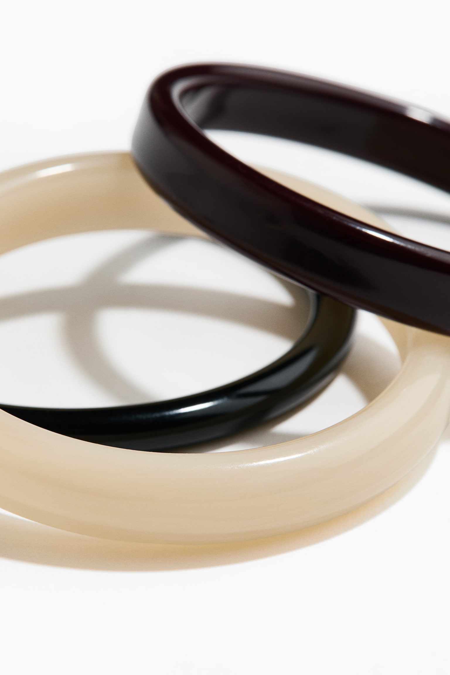 מארז 3 צמידים קשיחים - שחור/חום כהה/קרם - 3