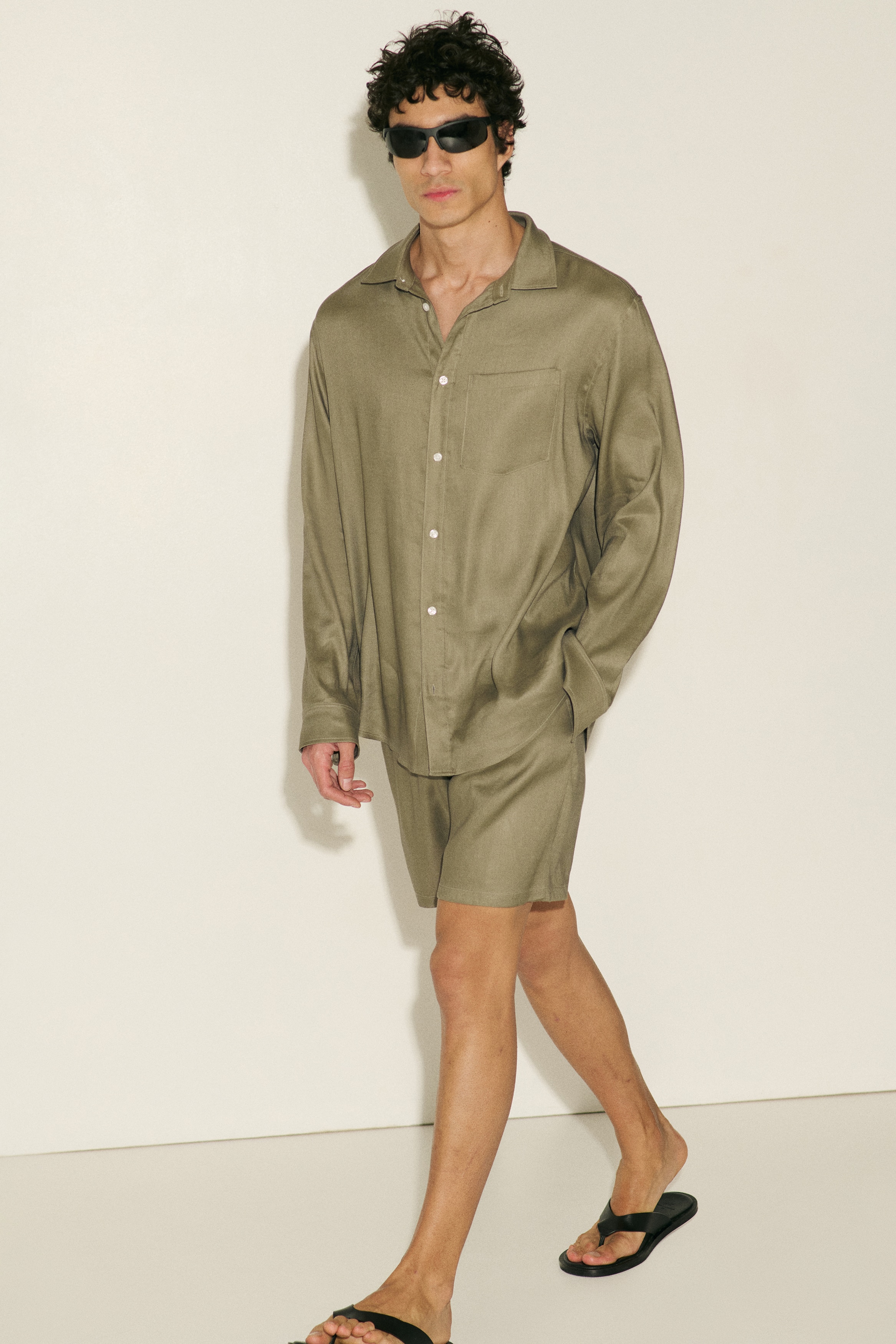Shorts i hørblanding Relaxed Fit