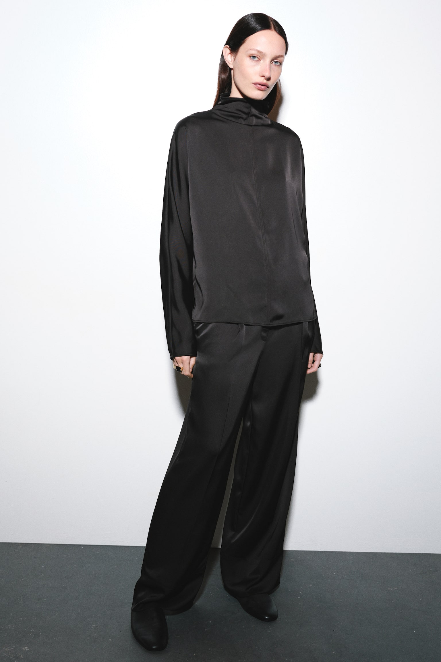 Женские брюки H&M Satin Dress Pants, цвет: Чёрный — фото 4