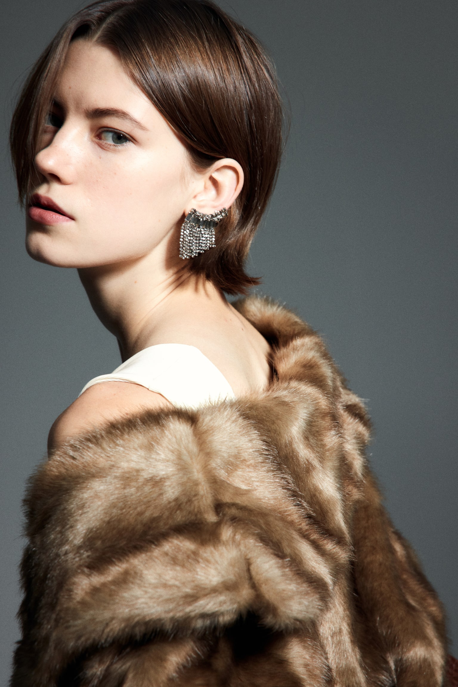 Потник с квадратно деколте - Кремав/Черен - 6