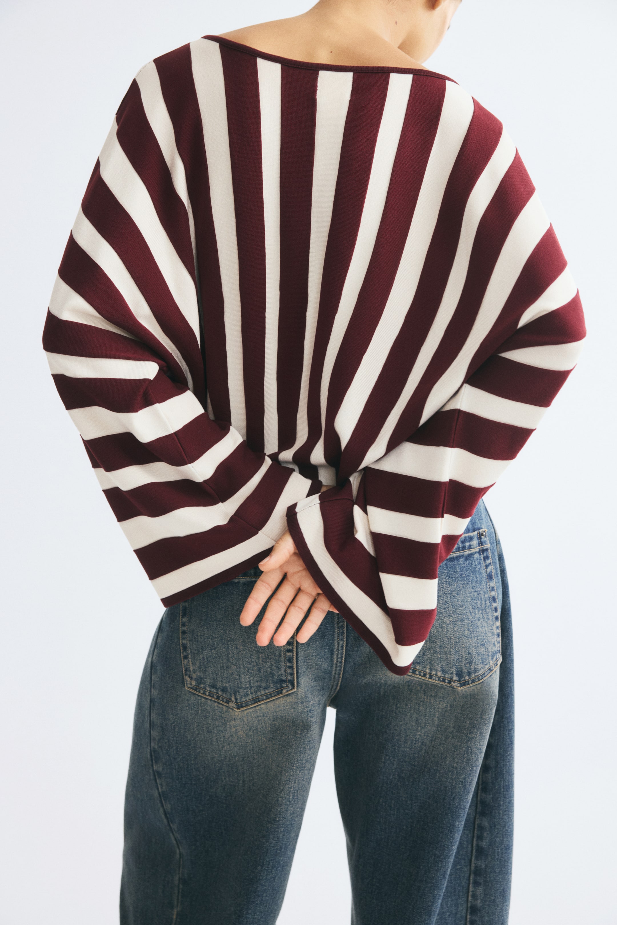Haut en tricot fin avec encolure bateau