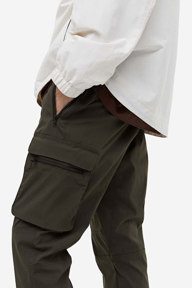 Pantalon jogger cargo Skinny Fit en nylon - Vert kaki foncé/Noir - 5