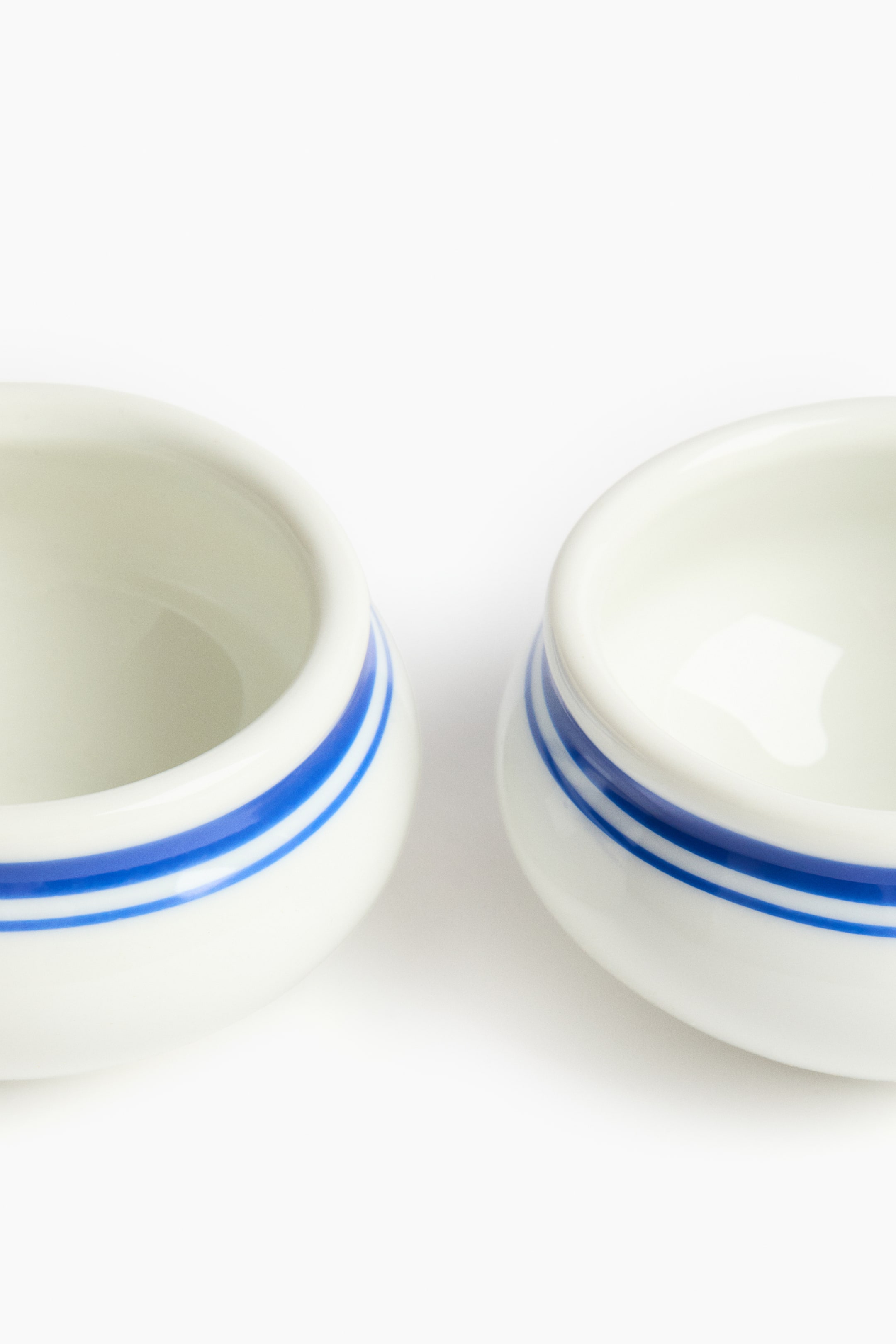 Lot de 2 petits bols en porcelaine