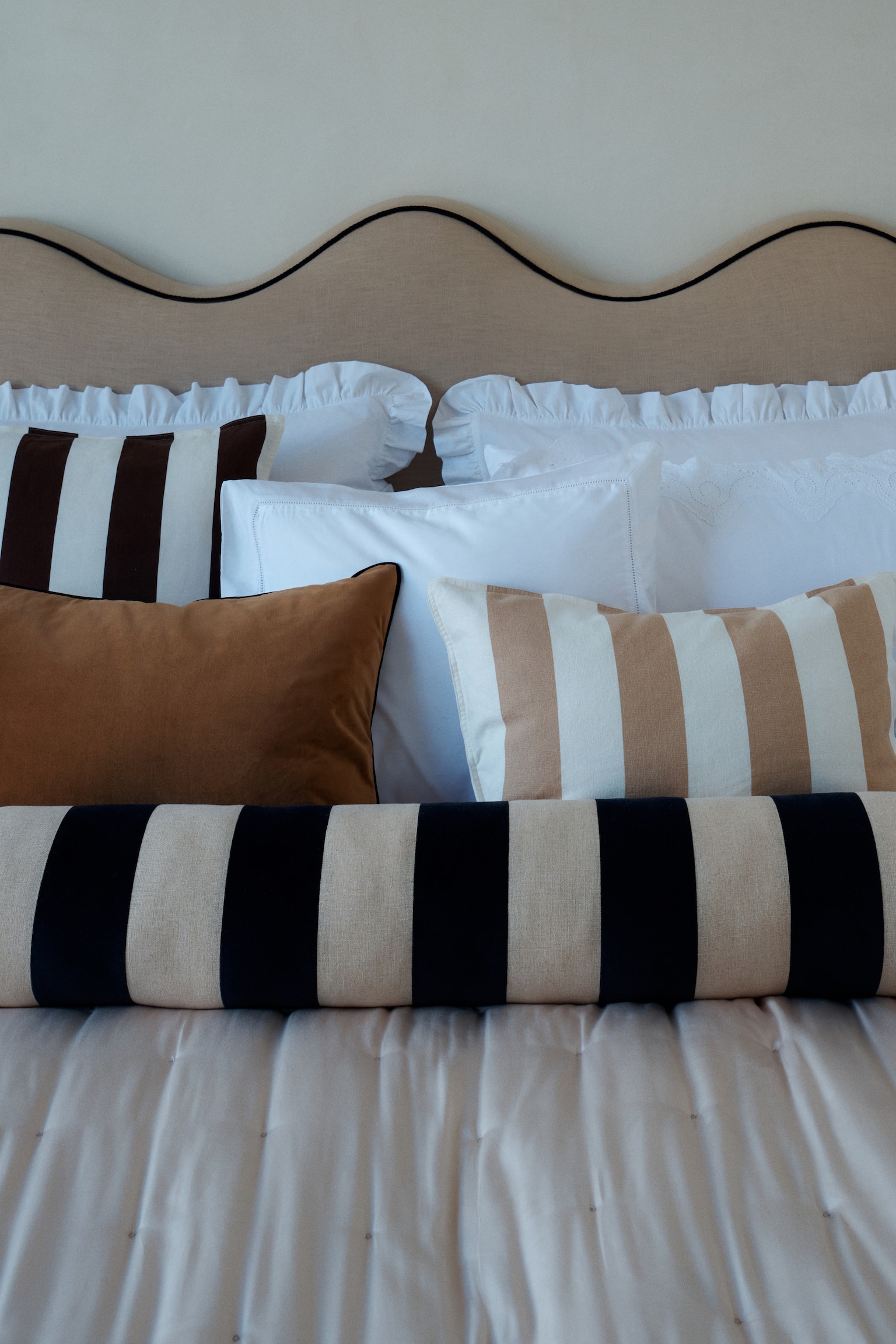 Pellavasekoitteinen tukityyny - Vaaleanbeige/Mustaraitainen/Vaaleanbeige/Ruskearaitainen/Vaaleanbeige/Vihreäraitainen - 2