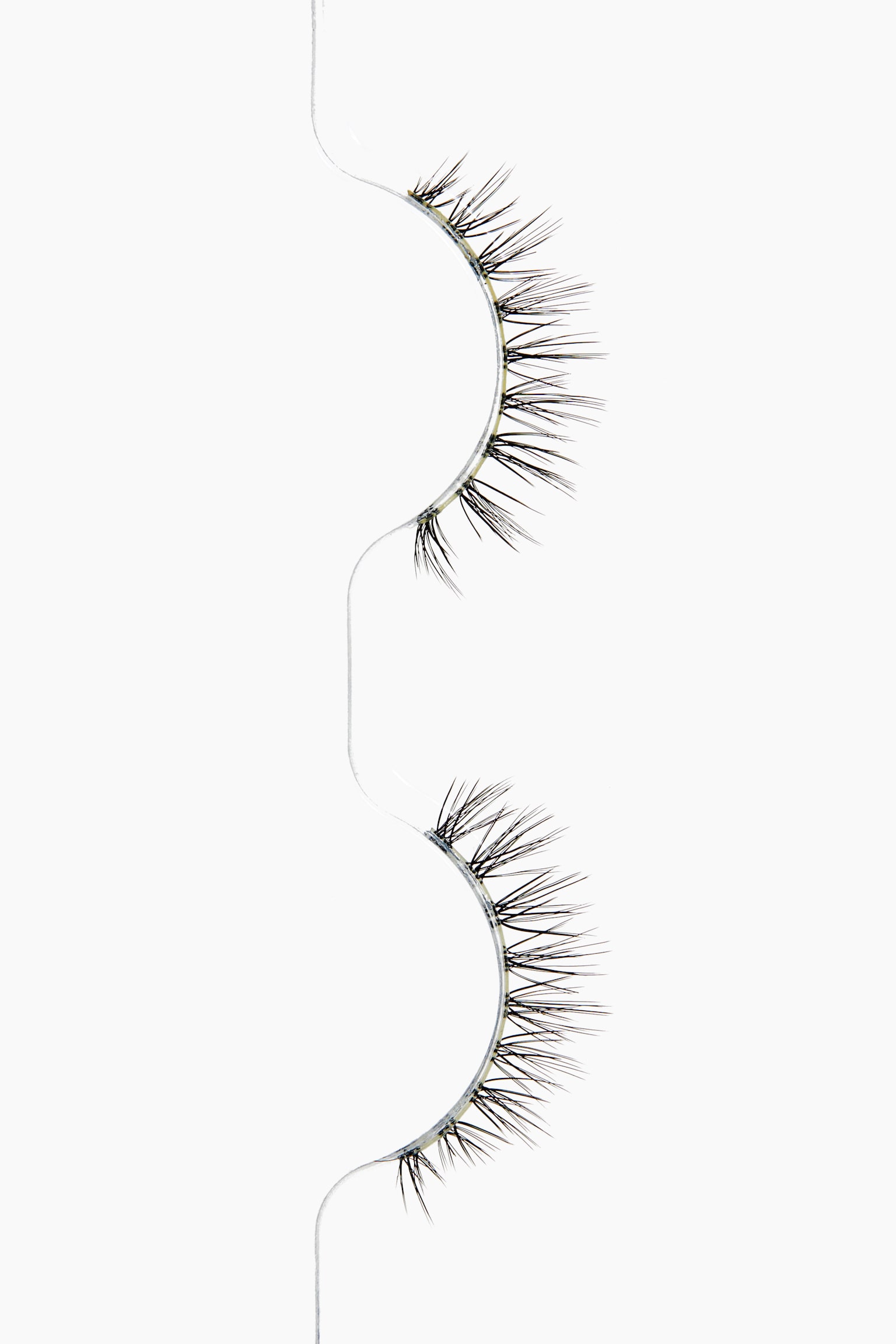 False eyelashes - Meet Cute - 2