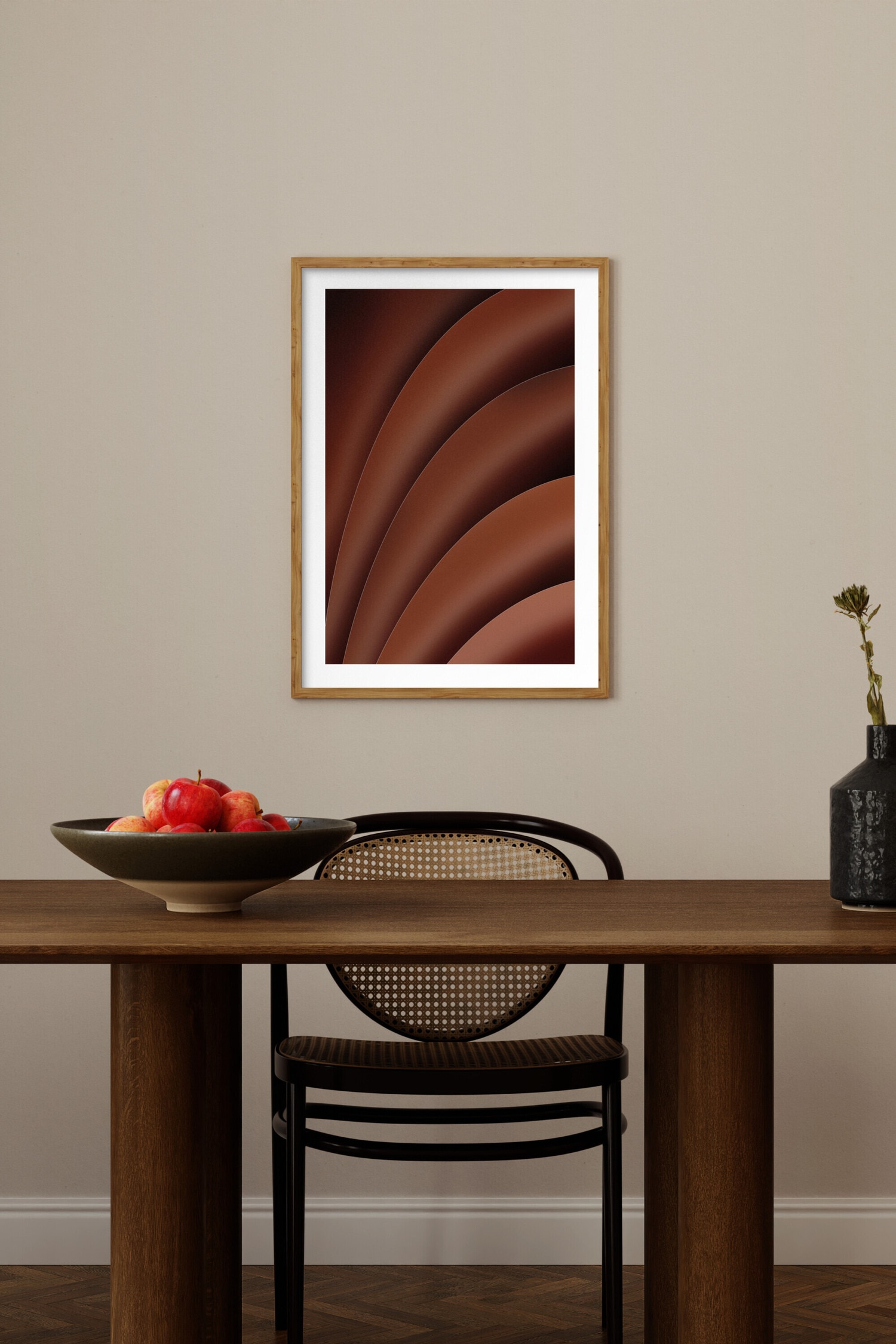 Deze kunstprint toont een abstract grafisch ontwerp dat bestaat uit overlappende, gebogen lagen in rijke bruintinten. De gelaagde vormen creÃ«ren een vloeiend, golfachtig patroon met zachte kleurverlopen en subtiele schaduwen die driedimensionale diepte suggereren, alles omlijst door een strakke witte rand.