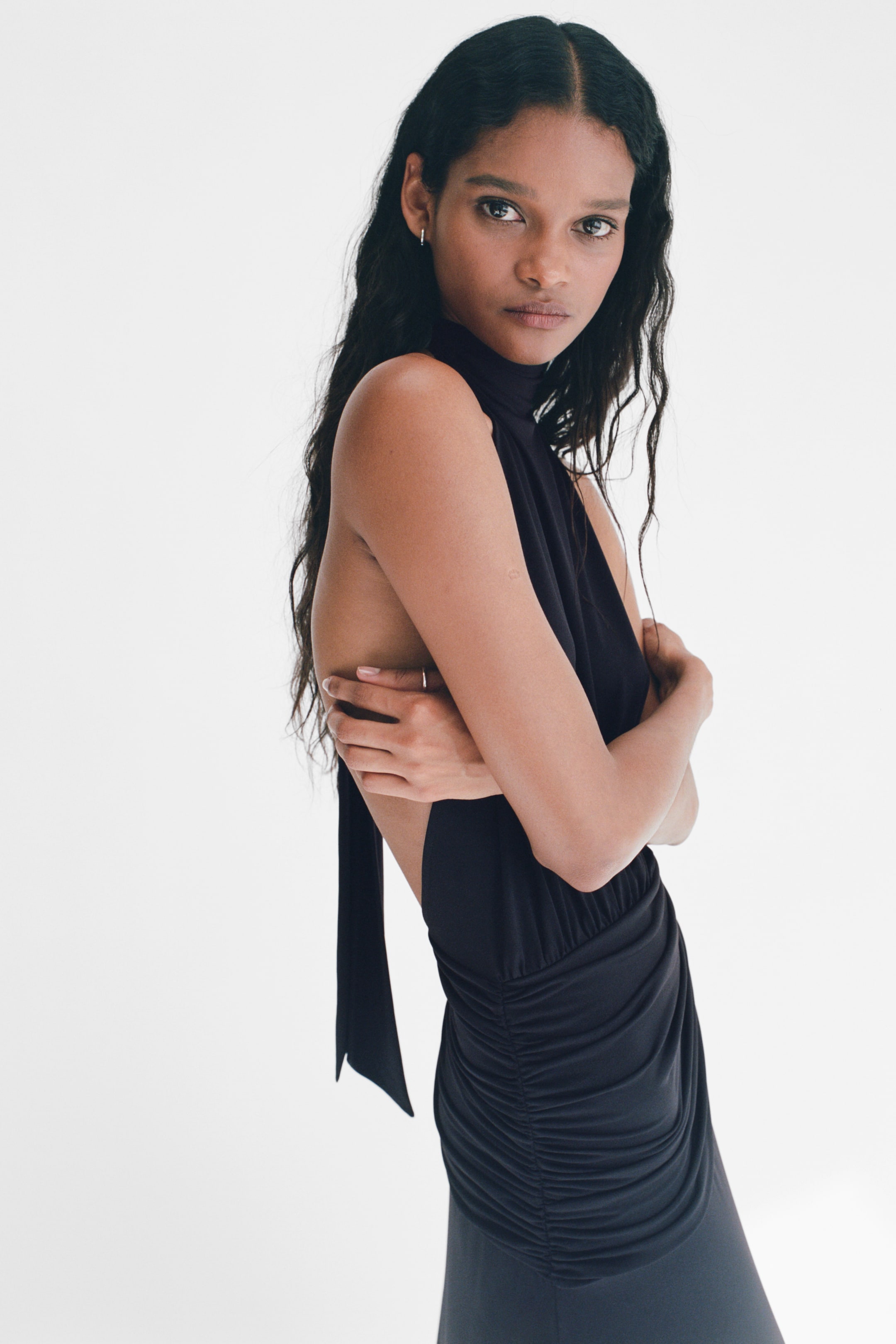 Женские платья H&M Draped Halterneck Dress — фото 4