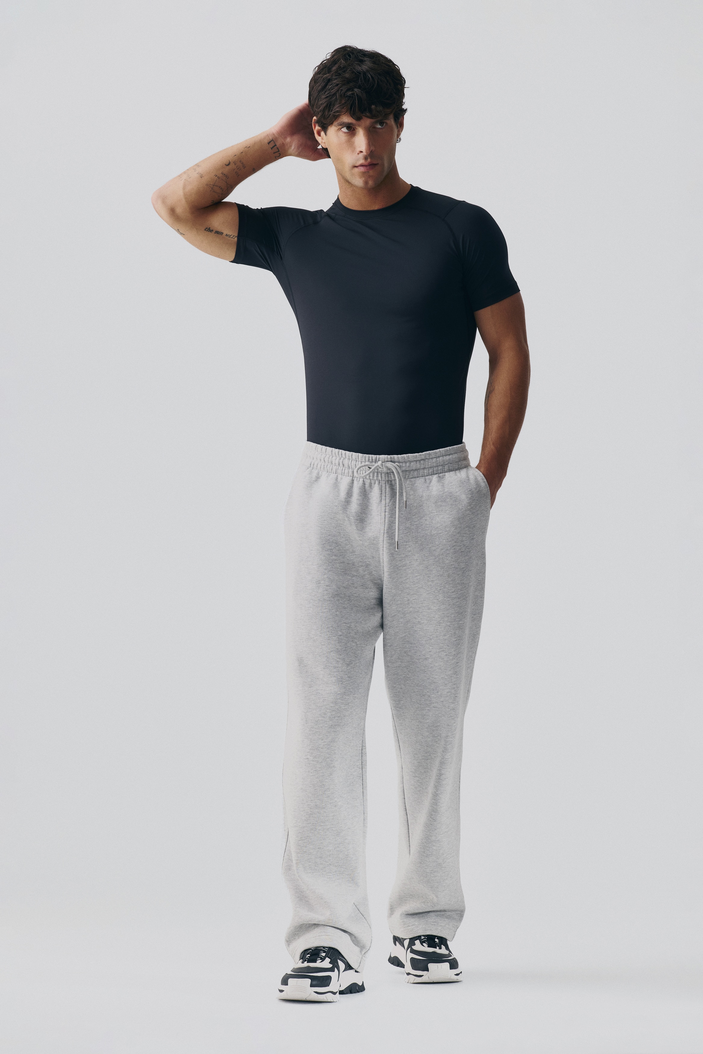 H&M Move - Miehet - Musta Muscle Fit -treenipusero DryMove - Size: L