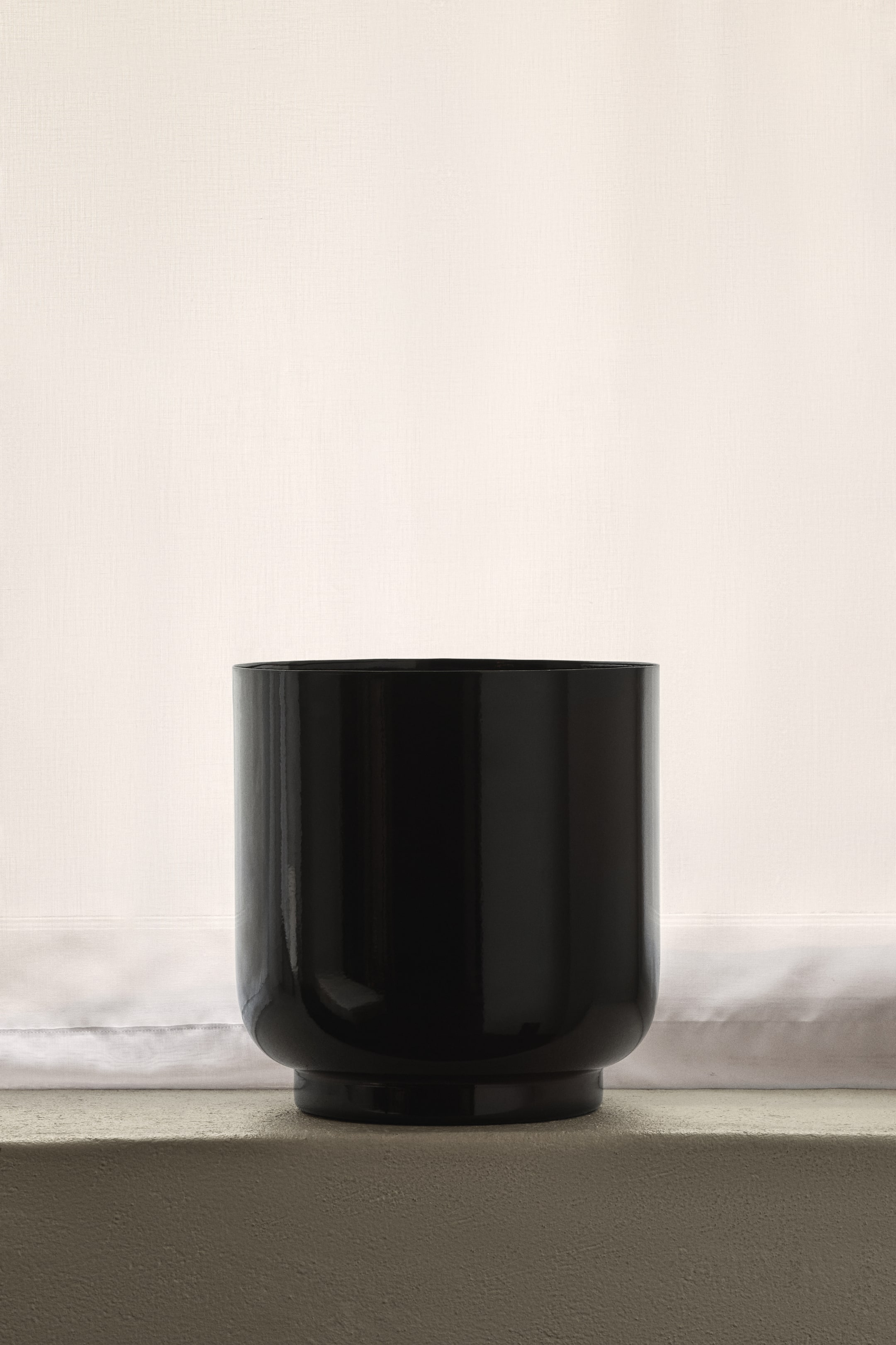 View larger image: Extra-large metal plant pot - Dark brown - Home All | H&M GB 1