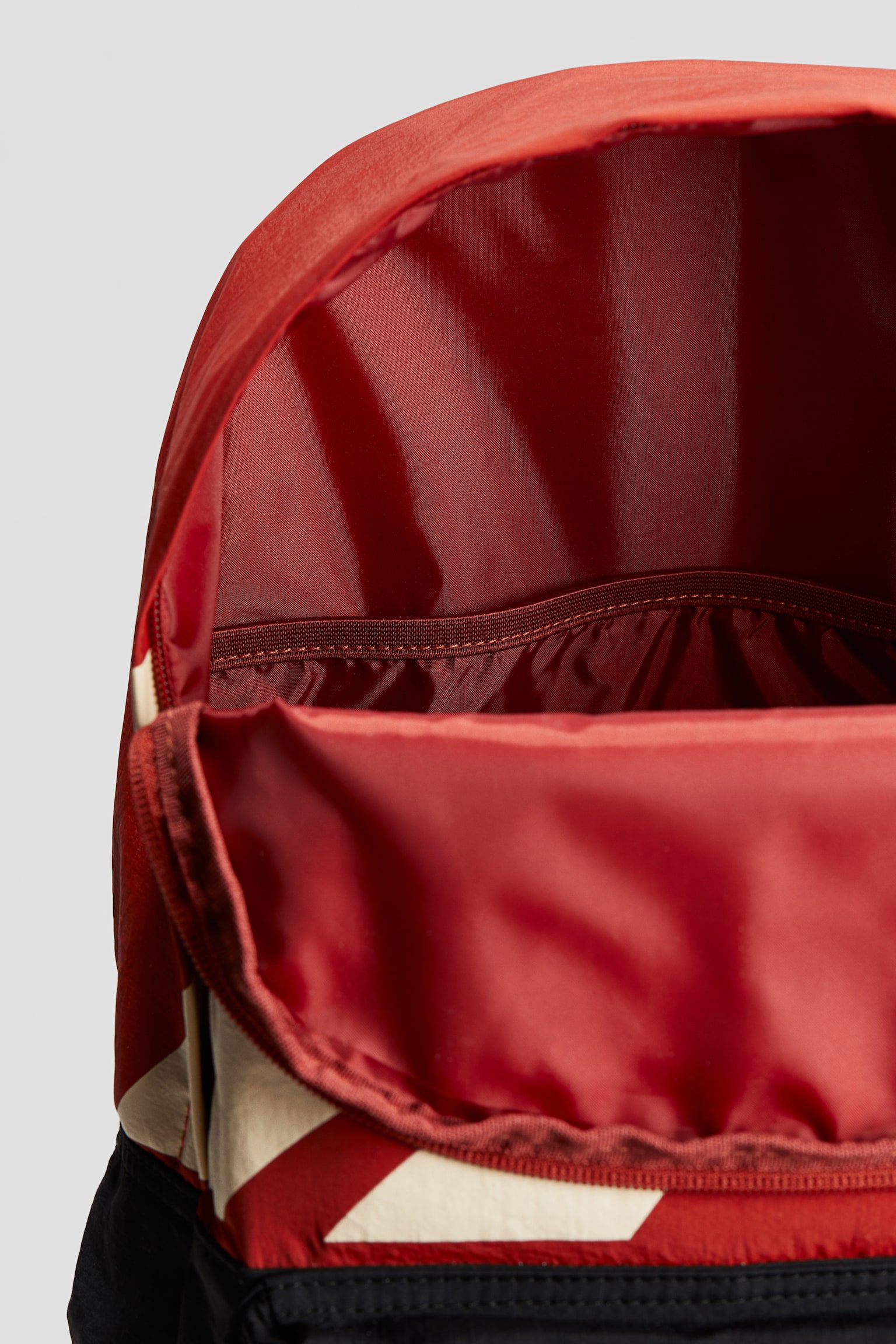 Motif-detail nylon backpack - Red/Reebok - 4