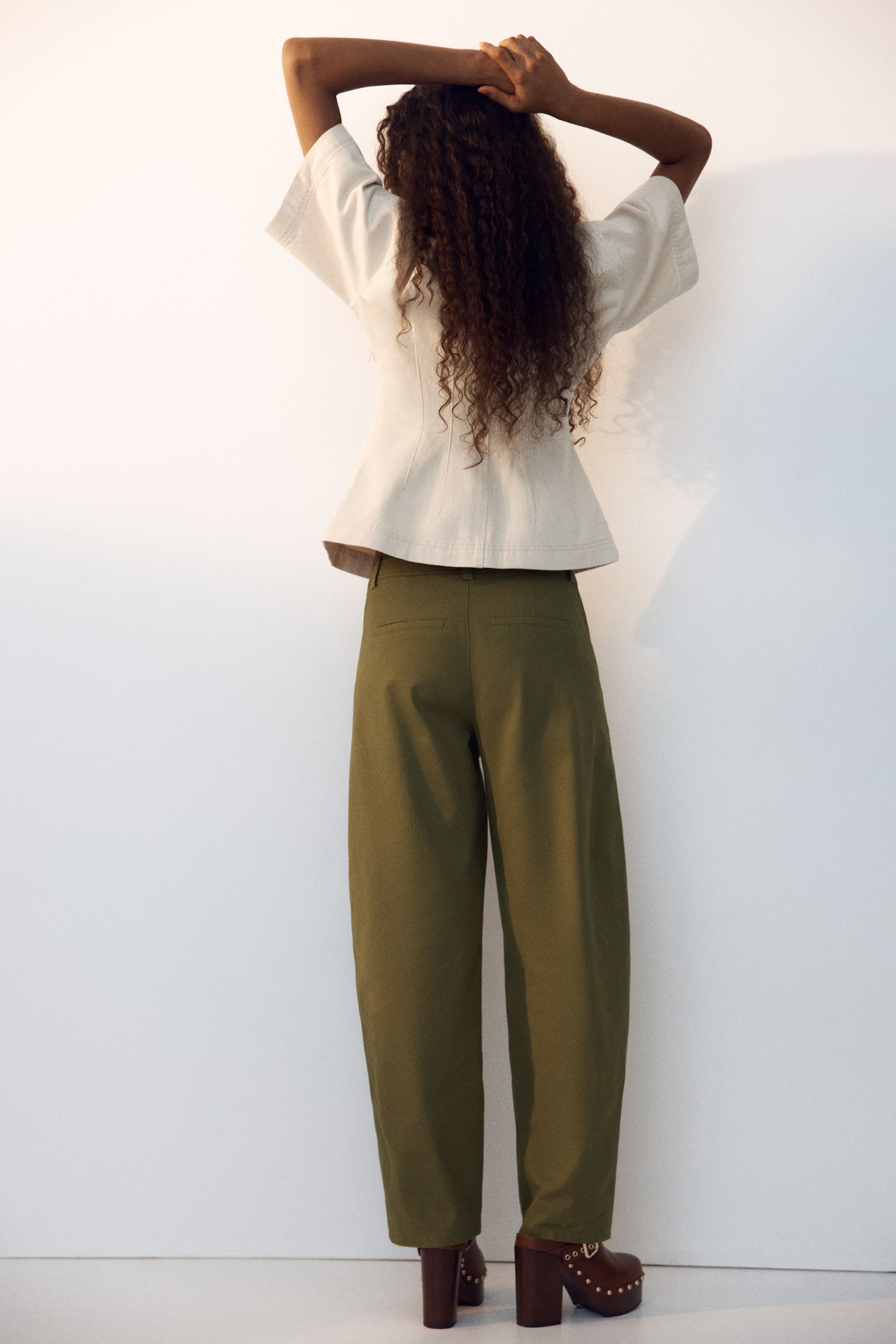 Barrel-leg cargo trousers - Khaki green - 7