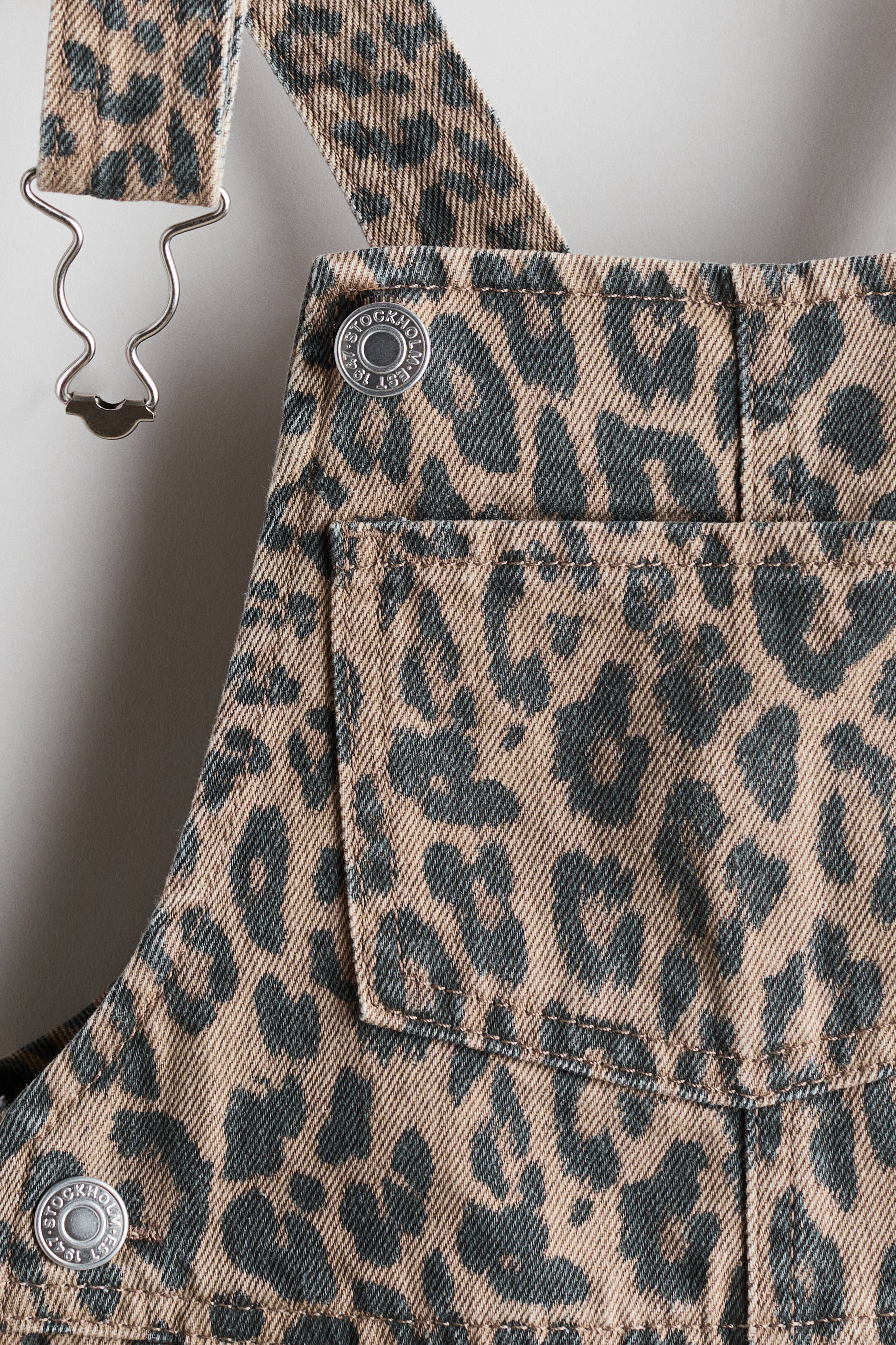Salopette en denim à motif