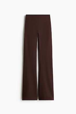 Utsvängda yogaleggings med SoftMove™