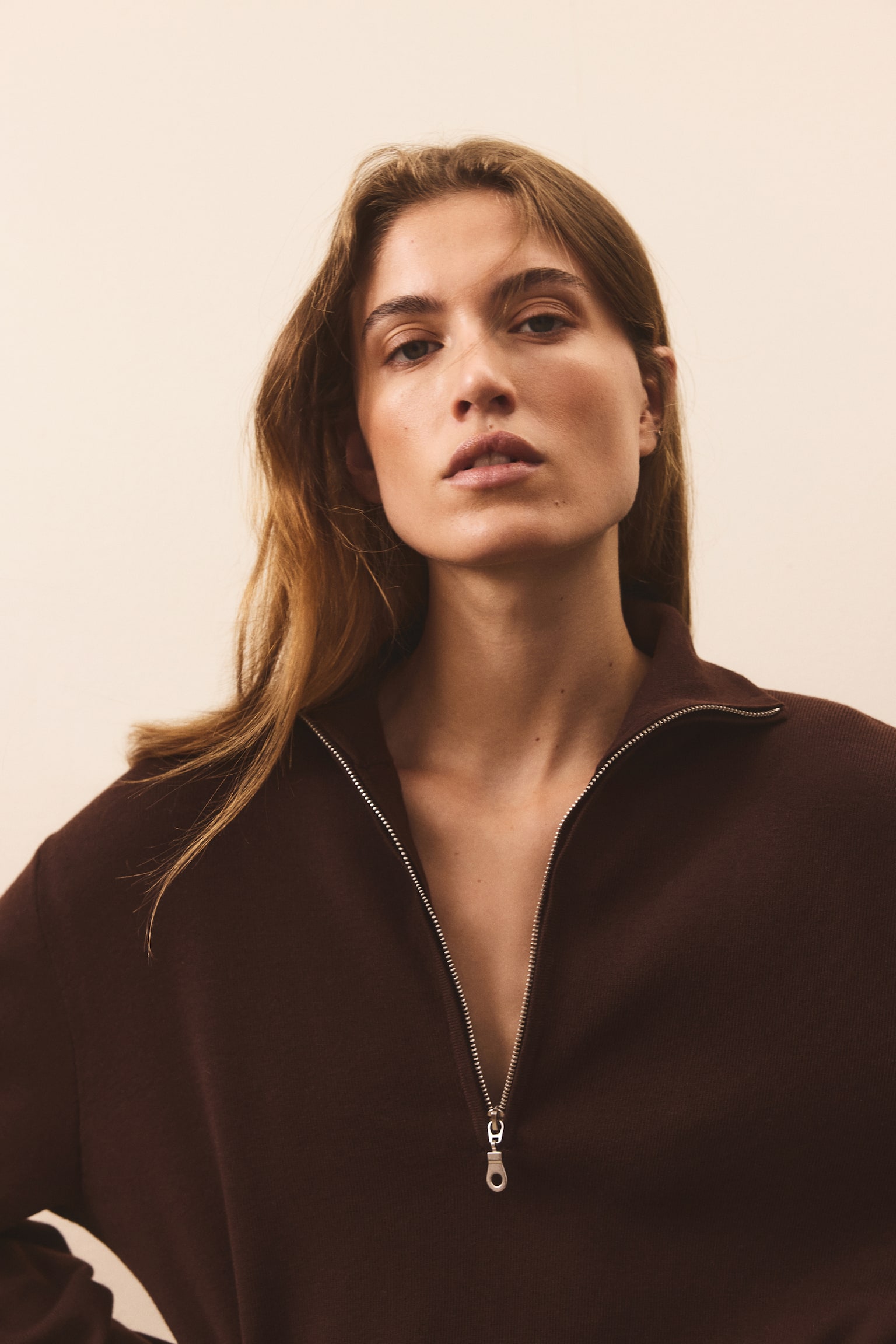 Женский свитер H&M Fine-Knit Half-Zip, цвет: Тёмный коричневый — фото 4