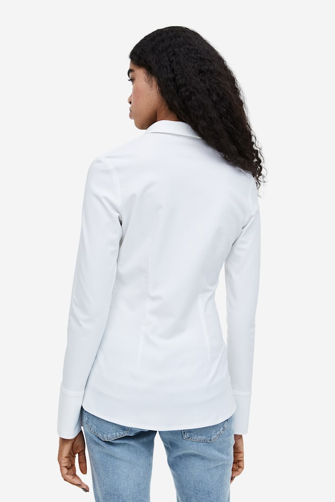 Skjorte med markeret talje - Hvid/Marineblå/Nålestribet - 5