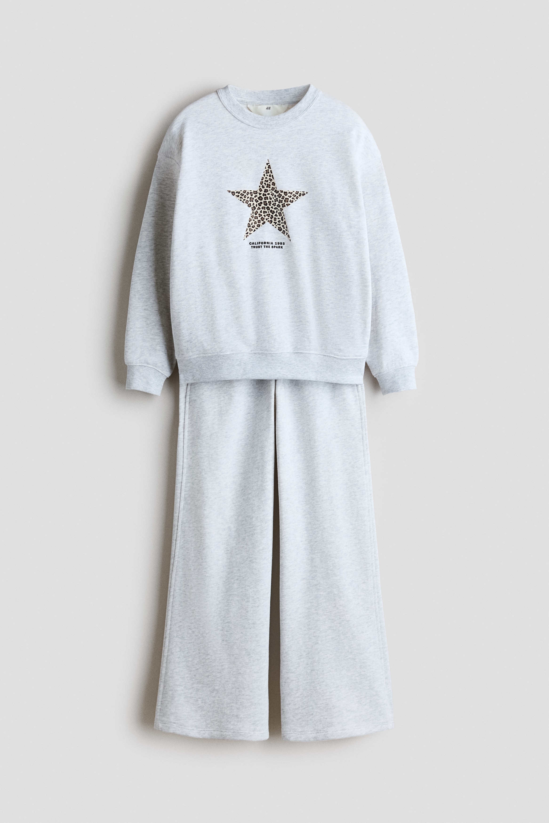 Ensemble 2 pièces en molleton avec motif impriméModèle