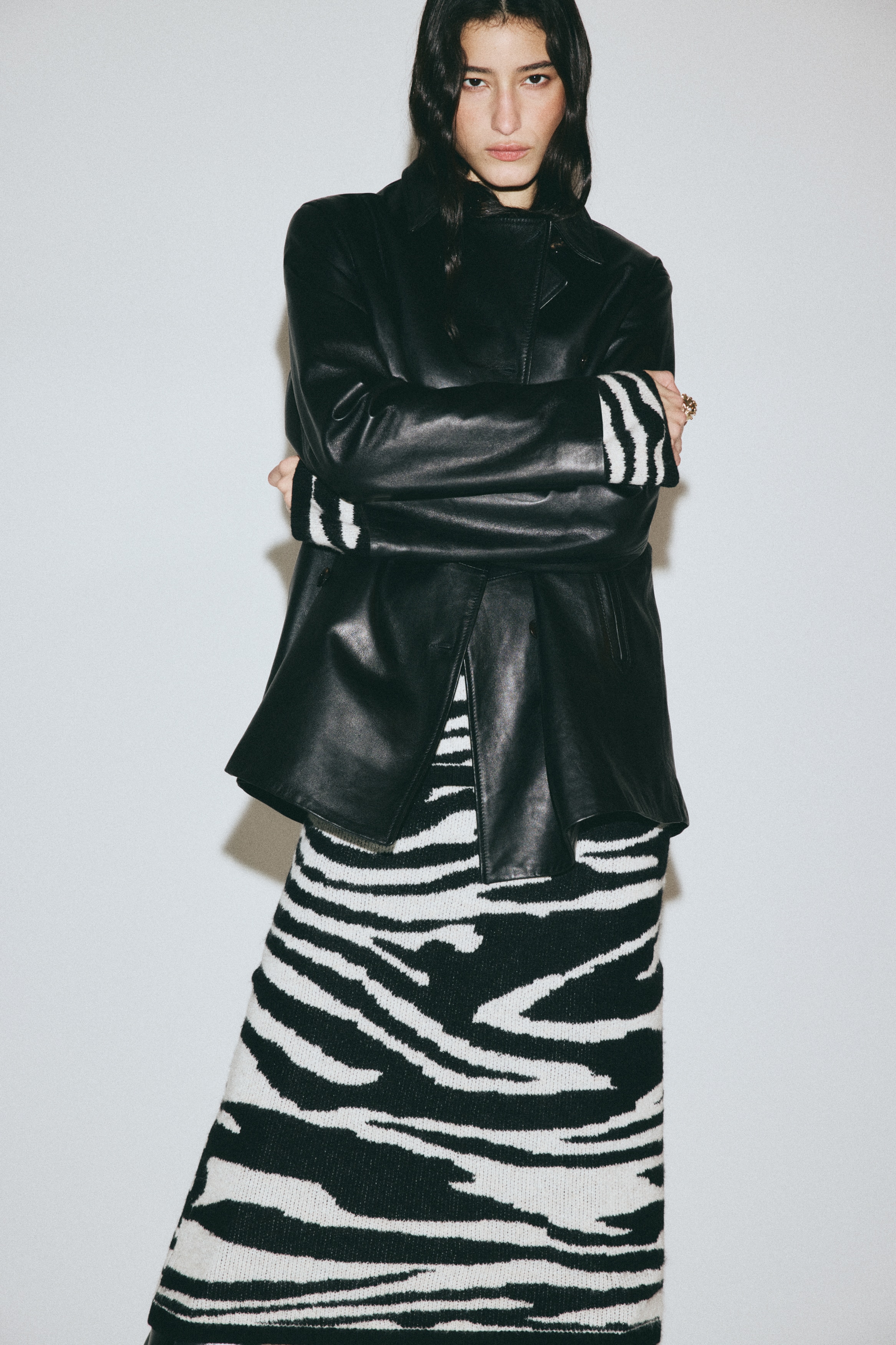 ジャカードニットスカート - ブラック／ゼブラプリント - レディース