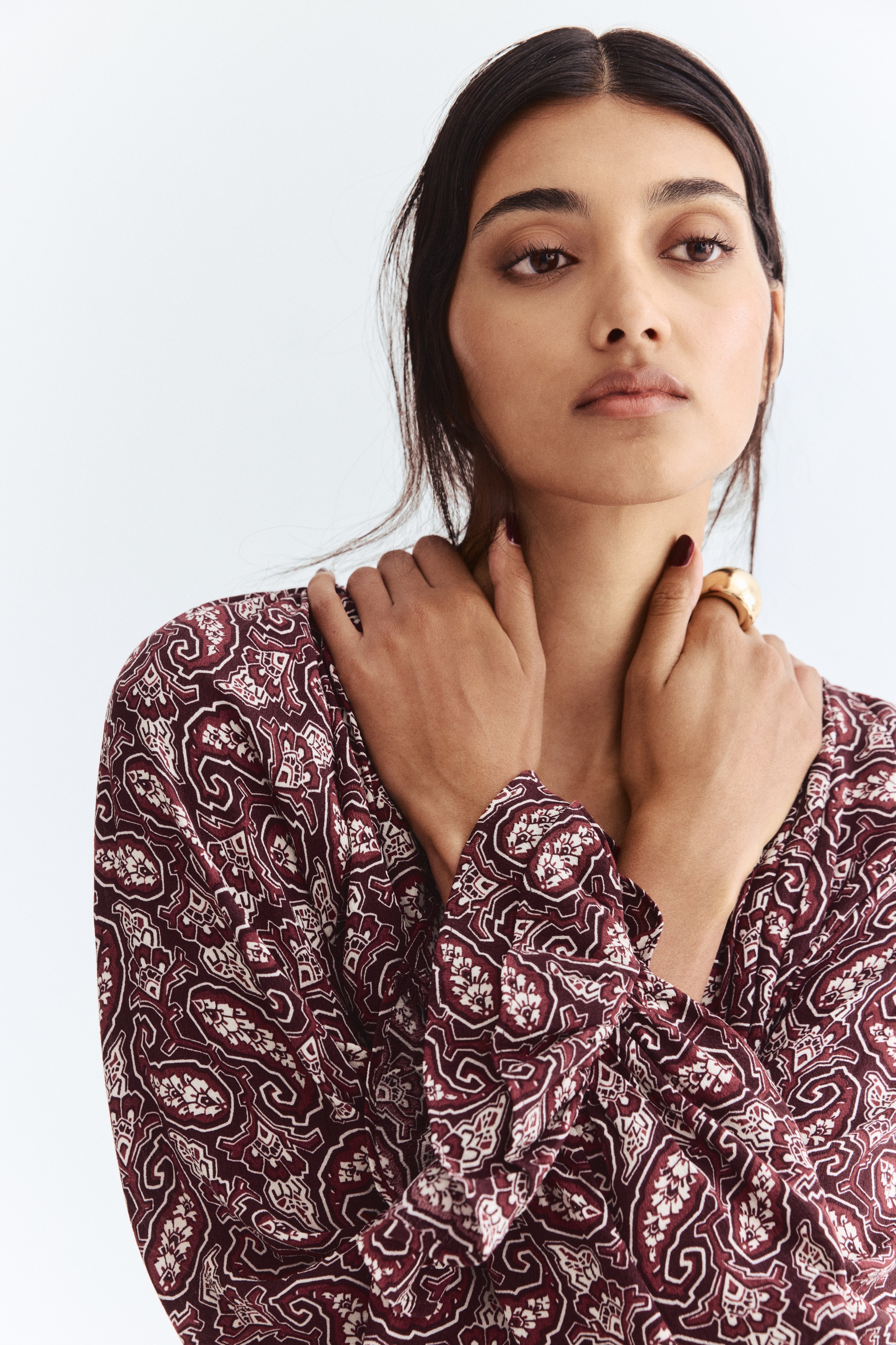 Frilled-sleeve blouse