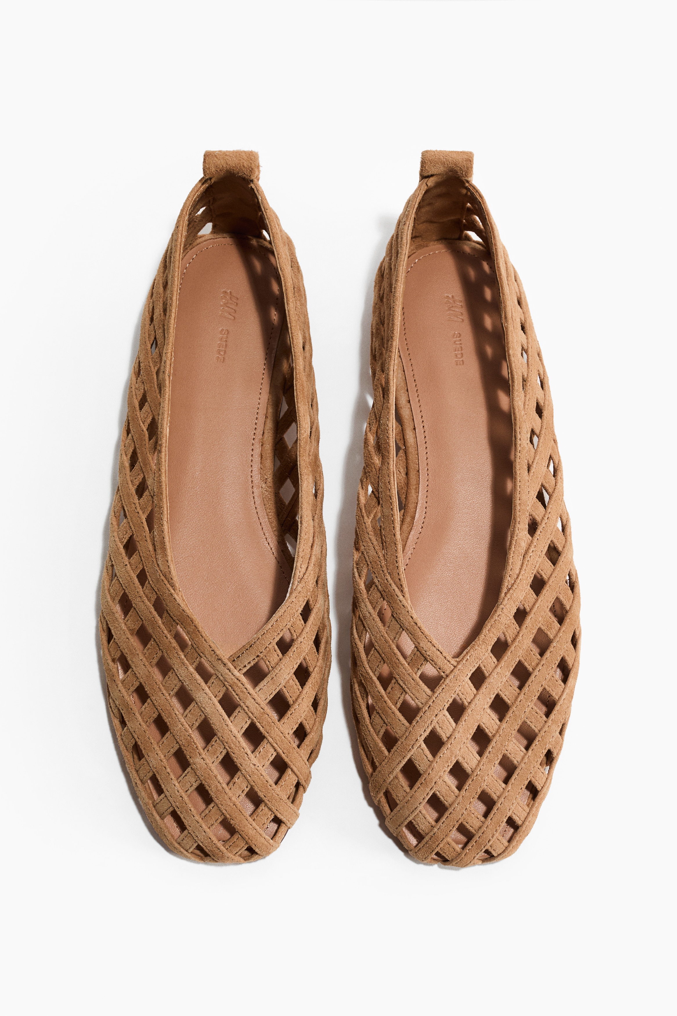 Ballerinasko i læder med flettet look - Mørk beige