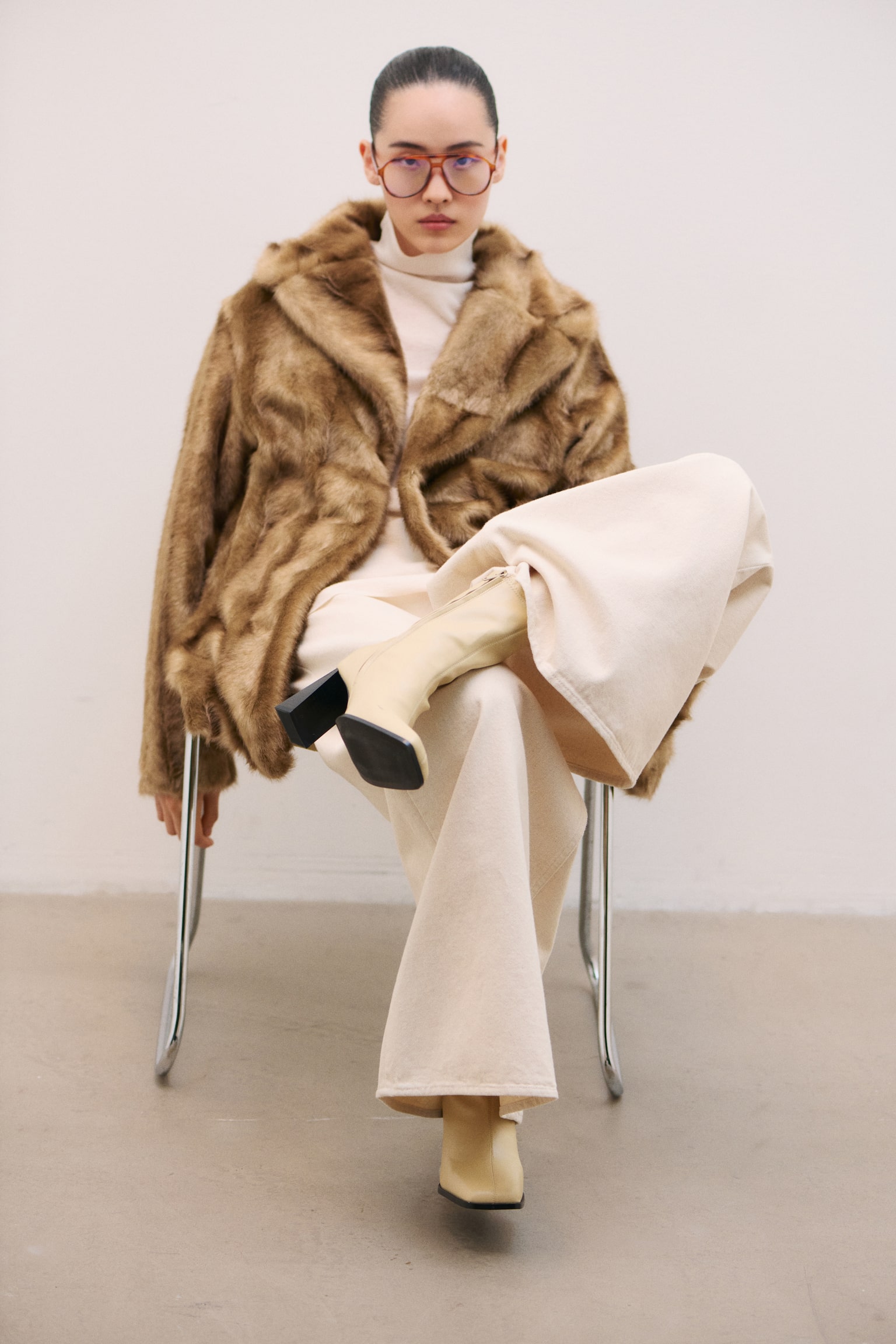 Block-heeled ankle boots - Light beige/Black - 2