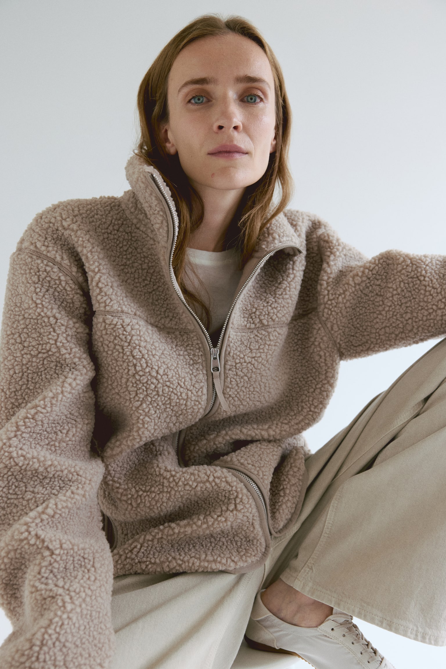 Женская куртка H&M Mama Before & After Babywearing Fleece, цвет: Бежевый — фото 4