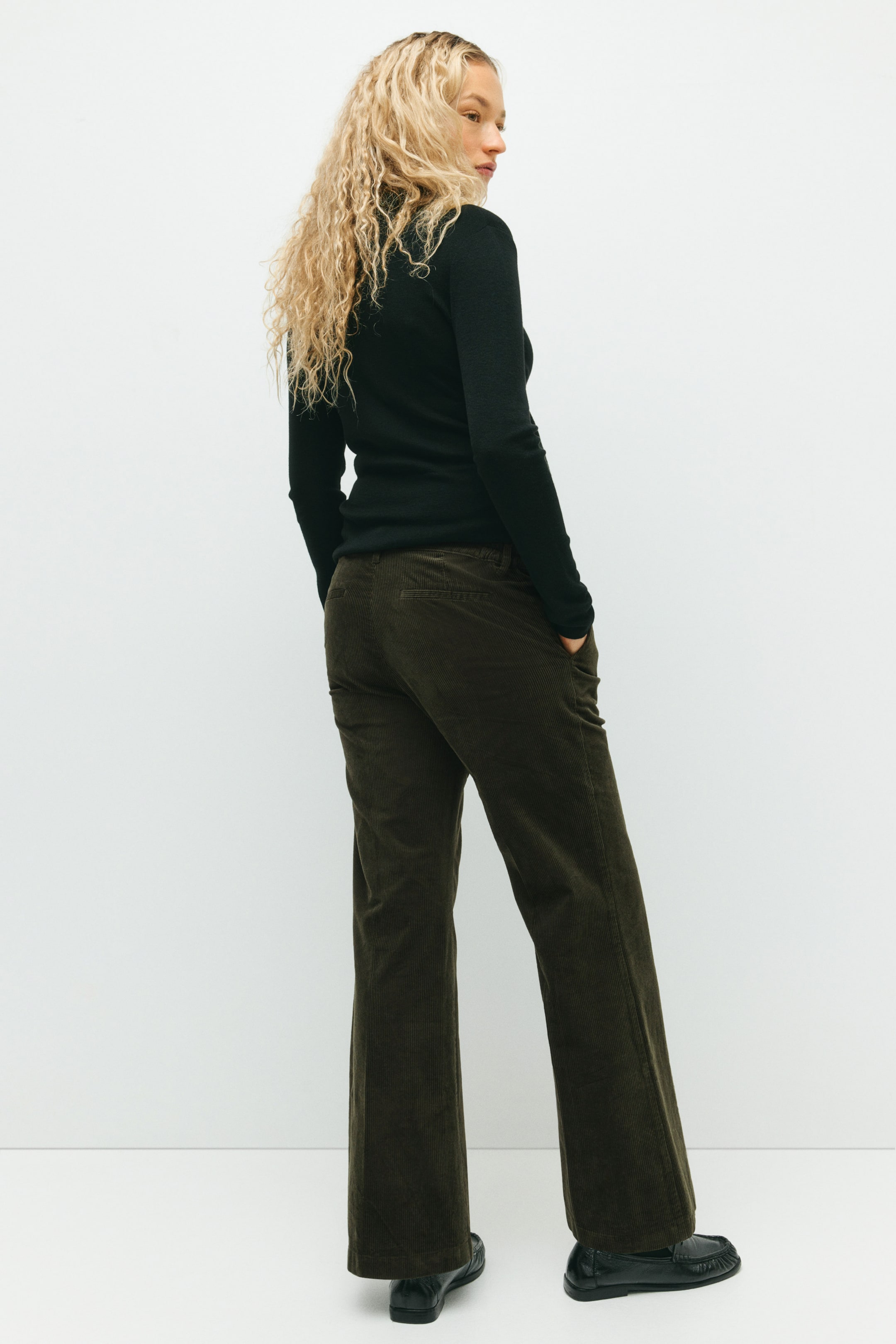View larger image: MAMA Flared corduroy trousers - Khaki green - Ladies | H&M IE 4