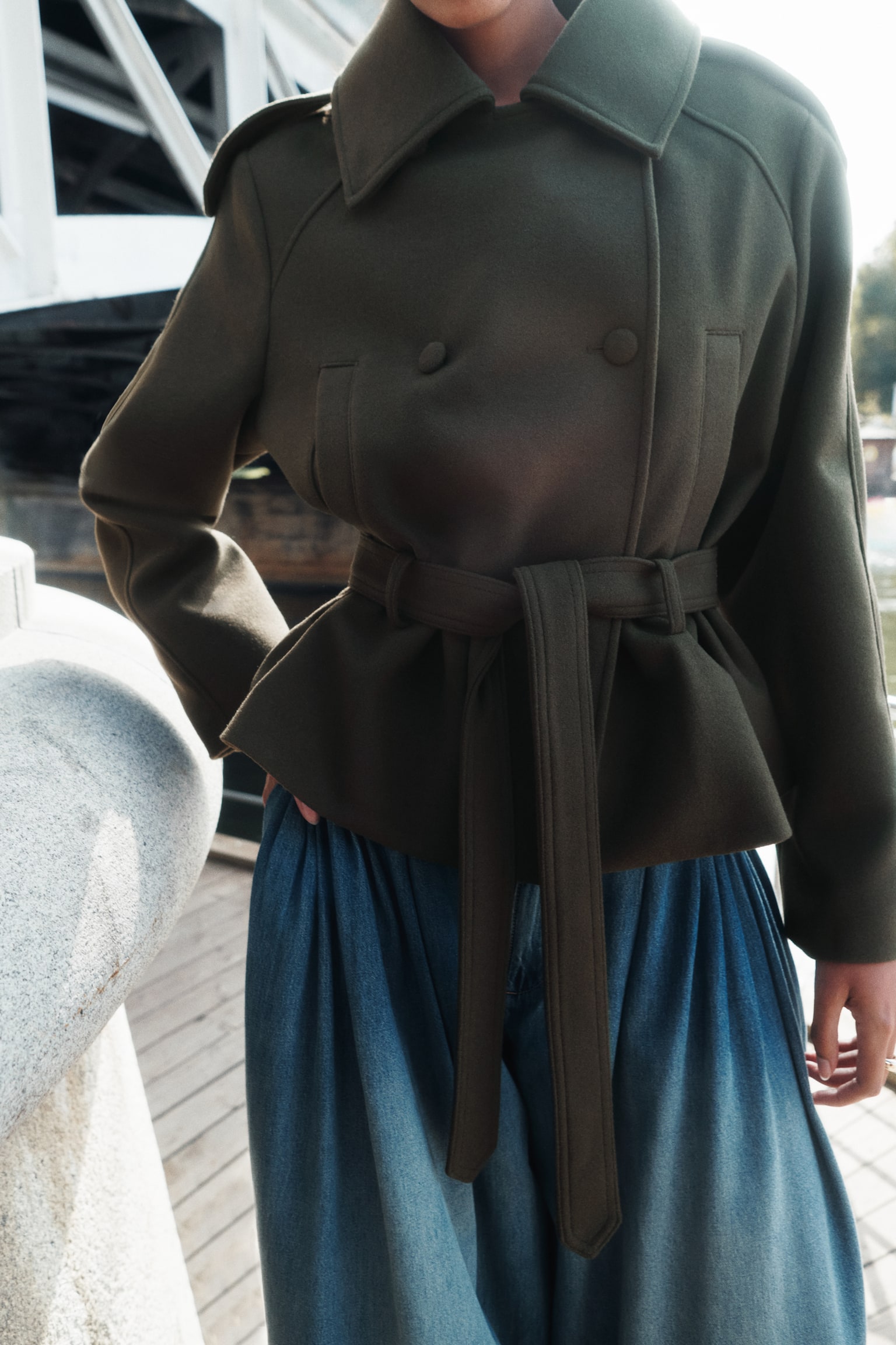 Женское пальто H&M Short Double-Breasted, цвет: Тёмный хаки зелёный — фото 4
