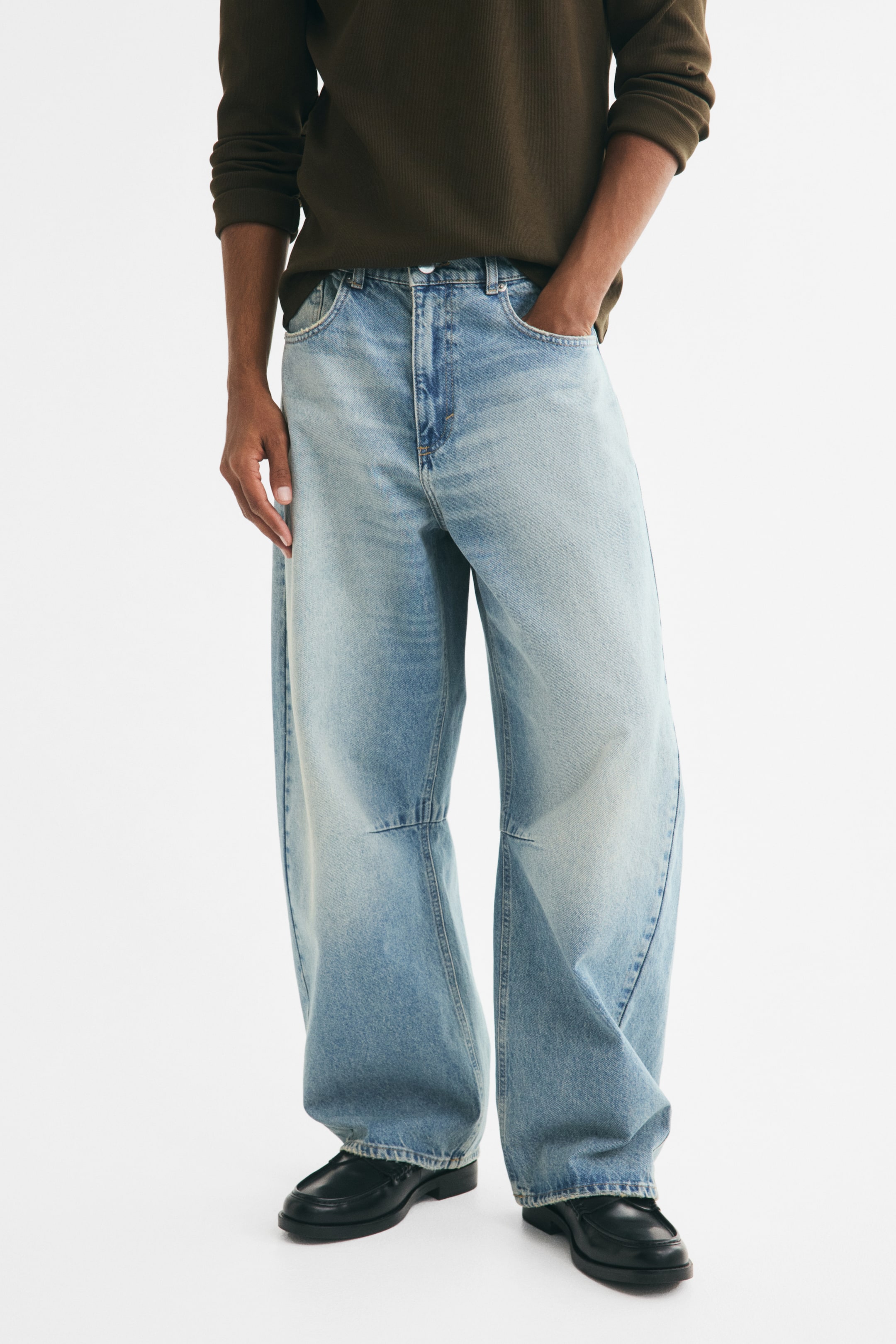 Baggy Barrel-Leg Jeans