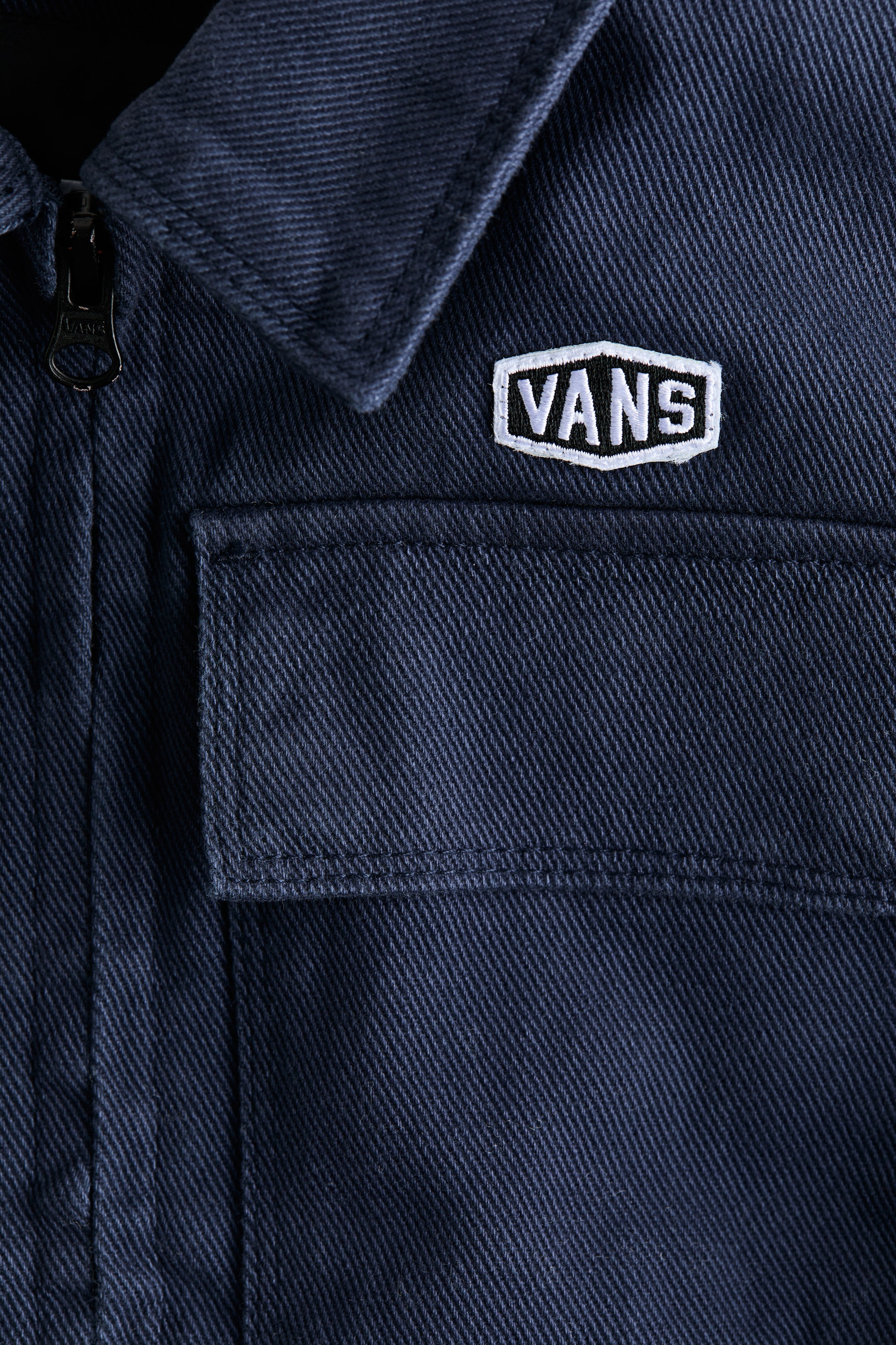 Näytä suurempi kuva: Mcavoy Zip Station Jacket - Black Dark - Vans - Kids | H&M FI 2