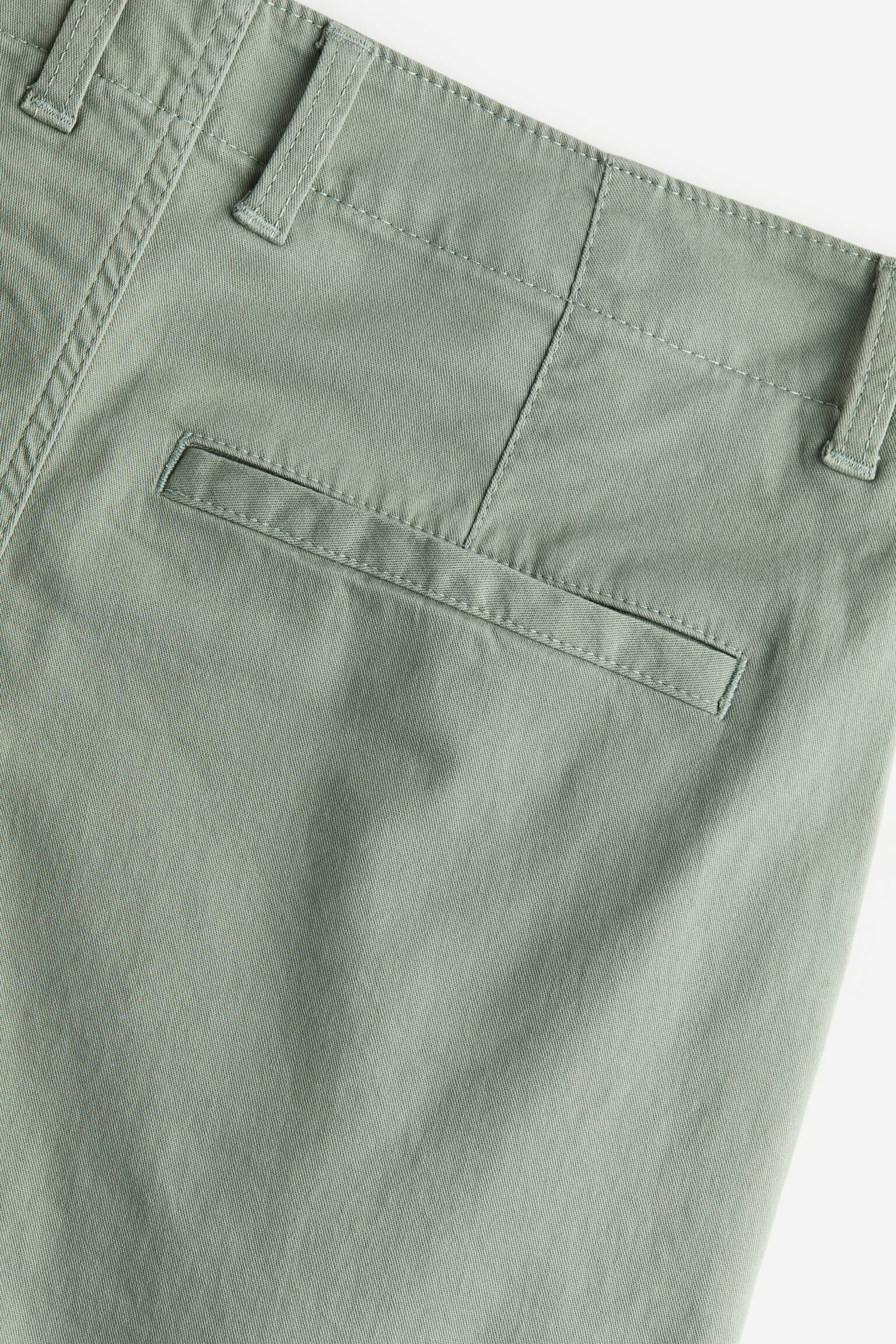 Quần short chino Regular Fit - Màu xanh lá xám - 2