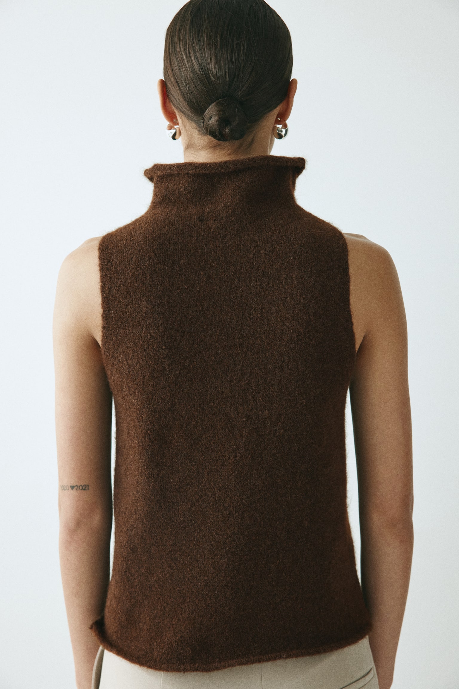 Женский топ H&M Knit Mock Turtleneck Top, цвет: Тёмный коричневый — фото 4