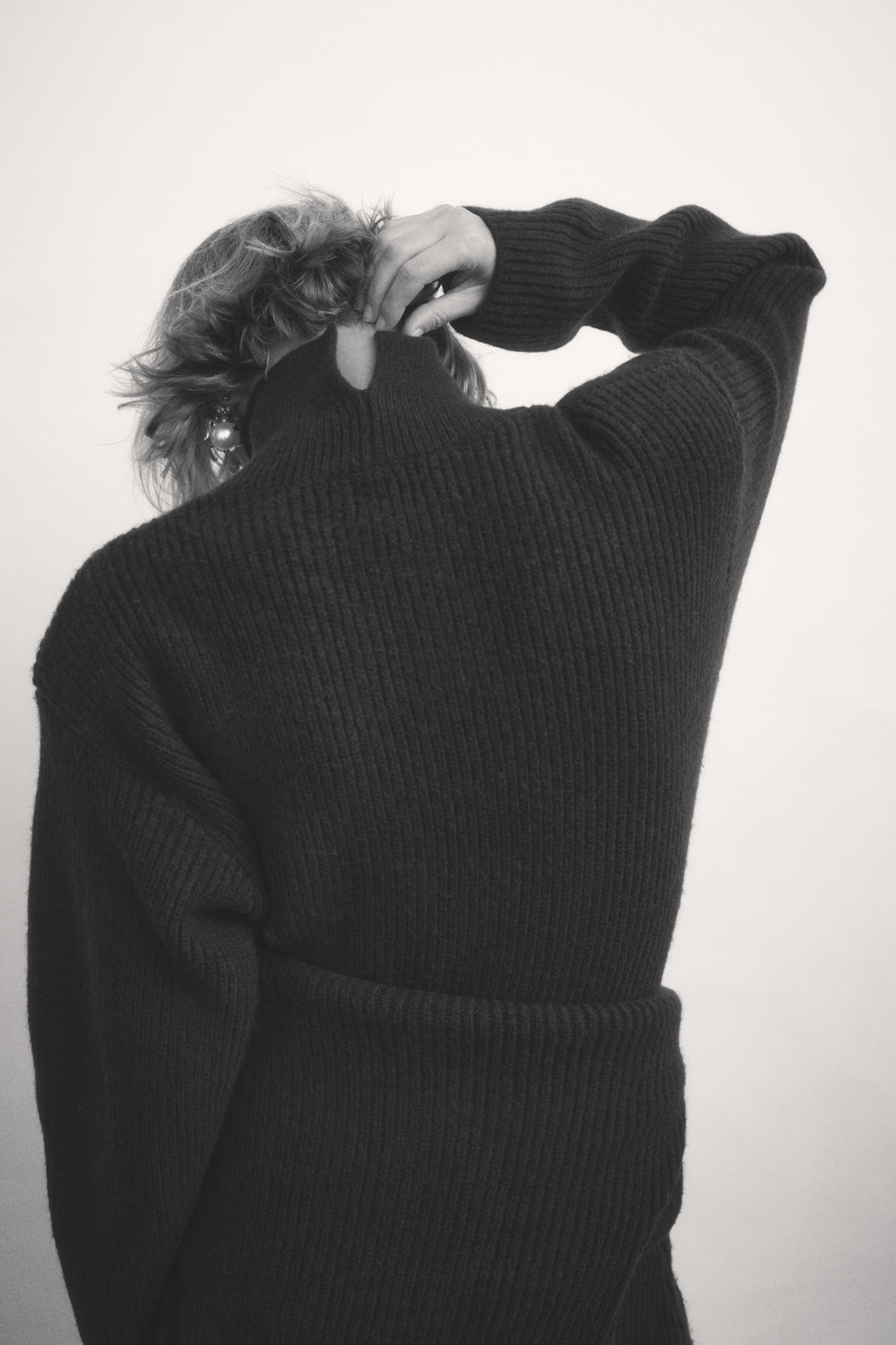 Rib-knit shoulder-pad dress